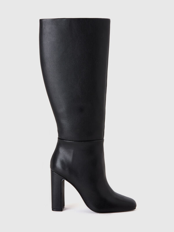 Heeled boots in imitation leather Women