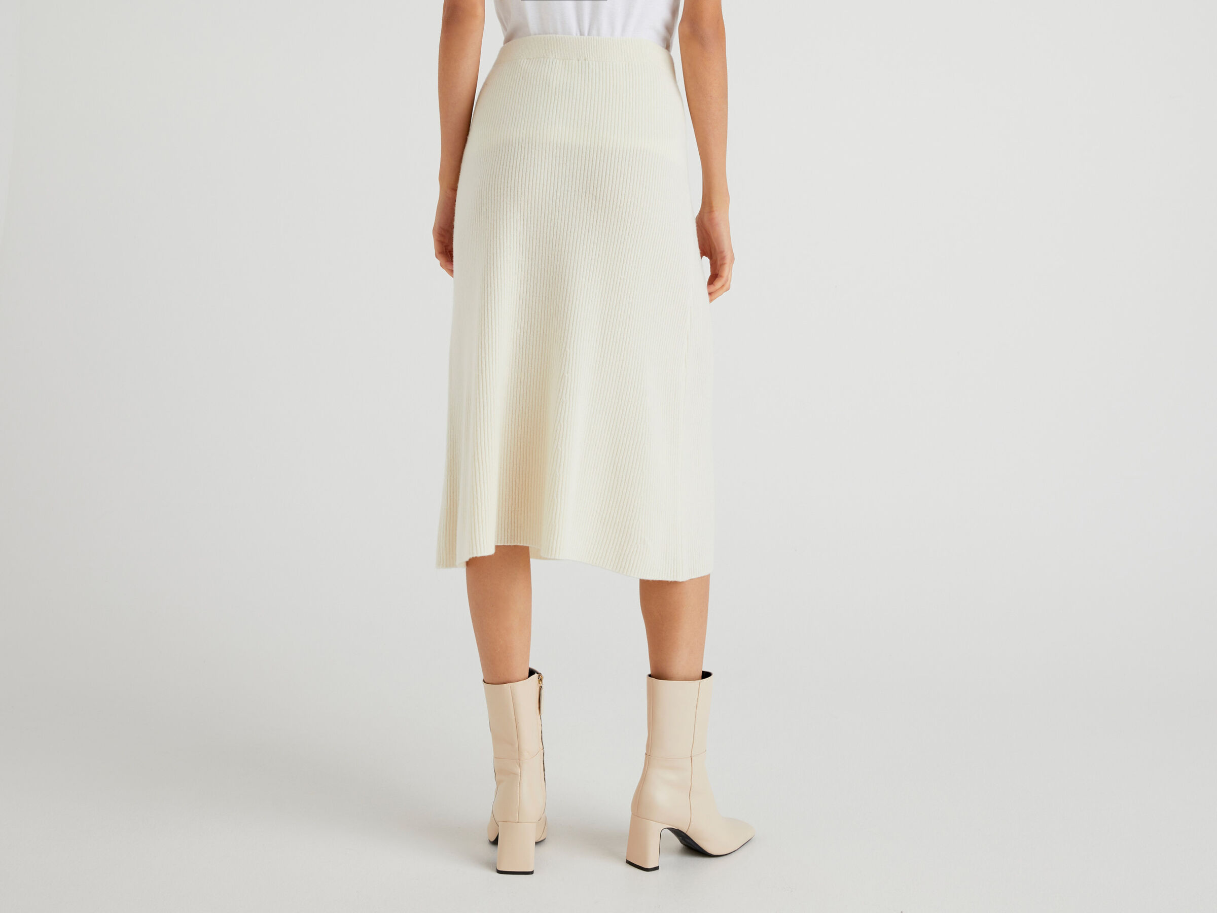 Midi skirt in linen blend image number 2