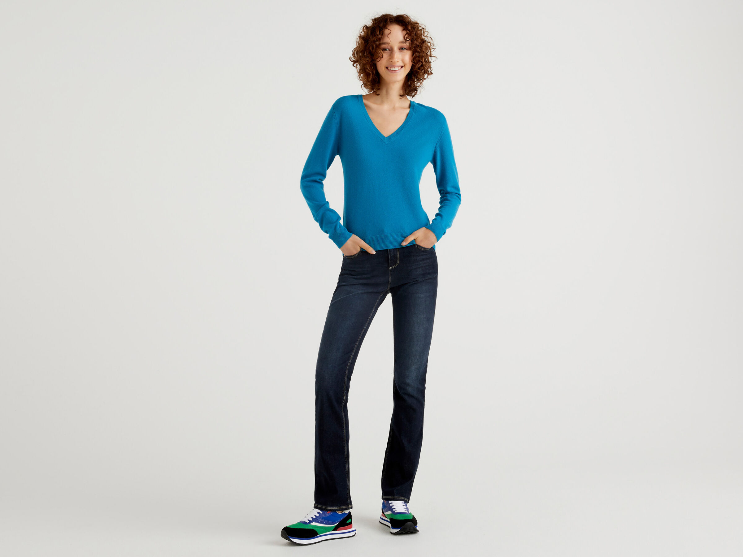 V-neck sweater in pure virgin wool image number 3