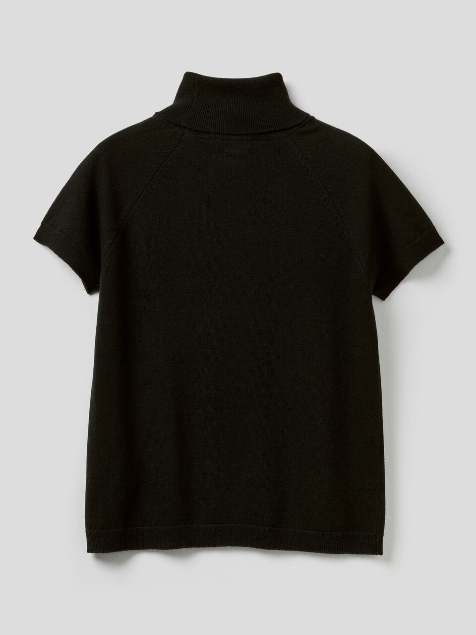 Short sleeve turtleneck image number 2