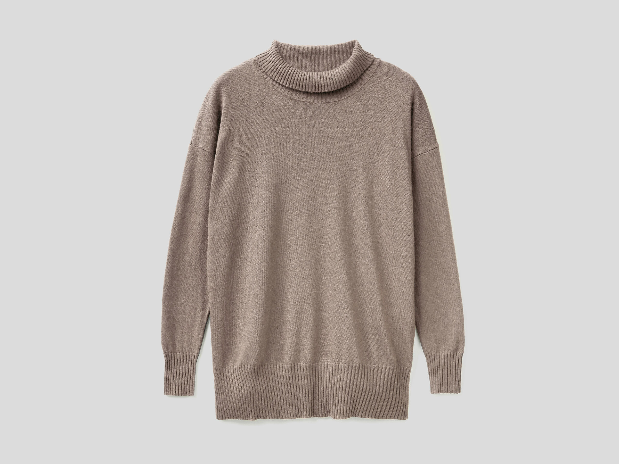 Turtleneck in silk and cashmere blend image number 4