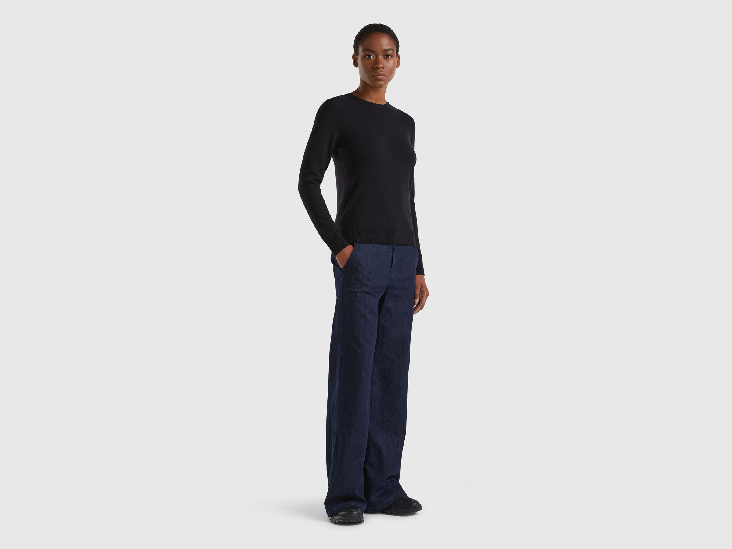 Crew neck sweater in pure virgin wool image number 3