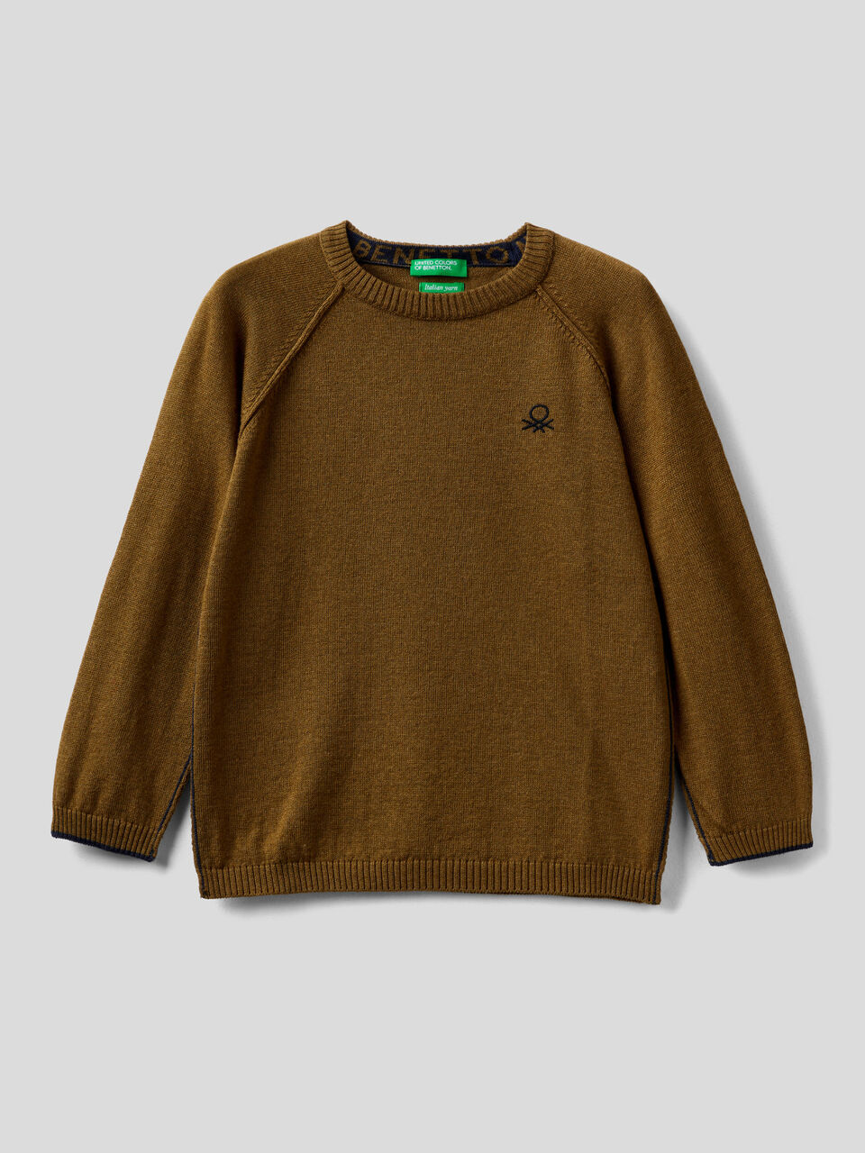 Crew neck sweater with raglan sleeves image number 1