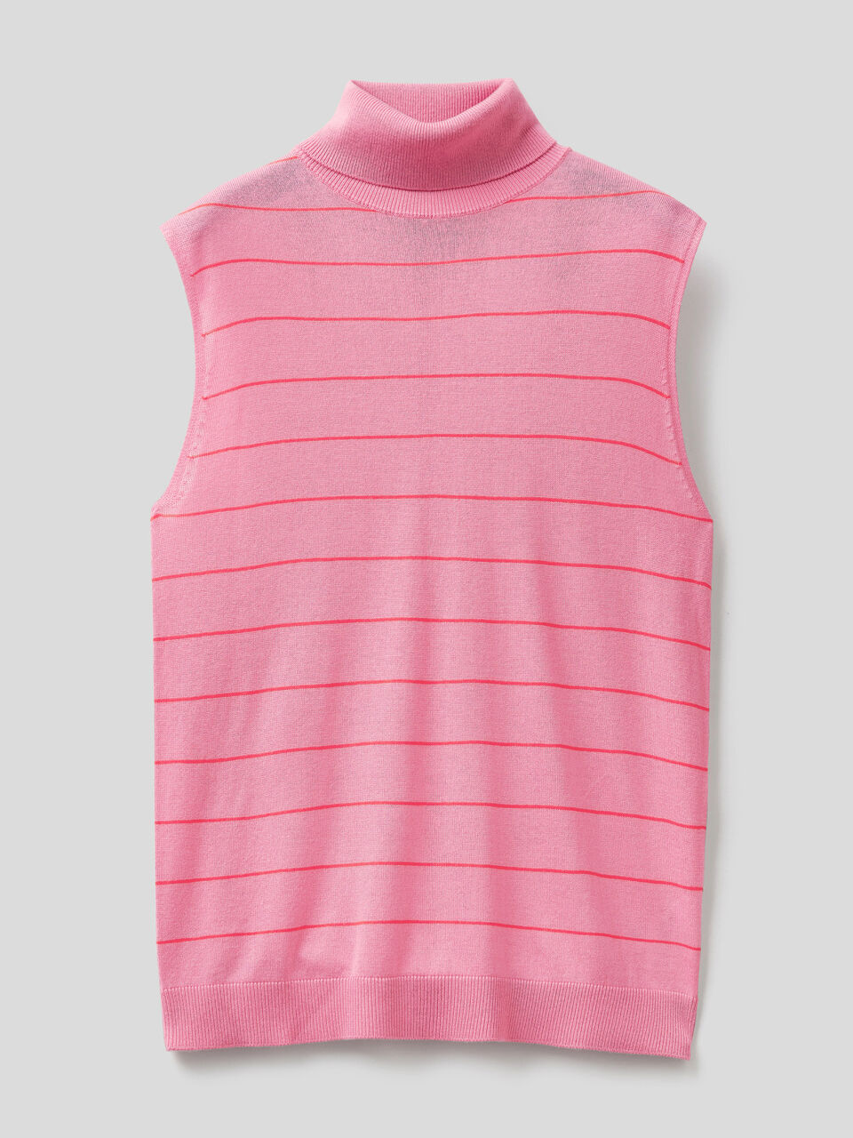 Sleeveless turtleneck in cashmere blend image number 1