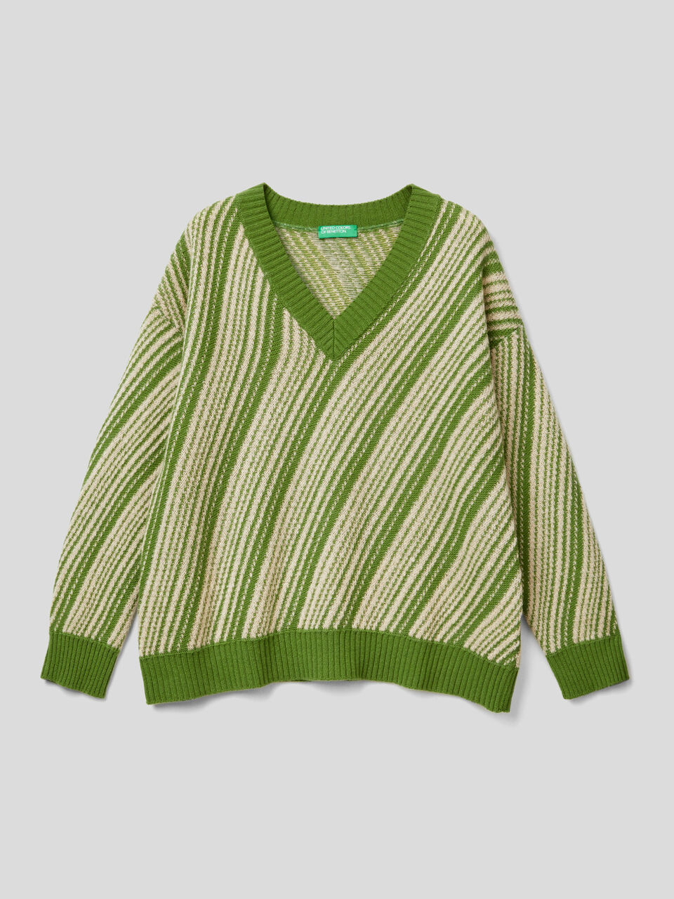 Jacquard V-neck sweater image number 1