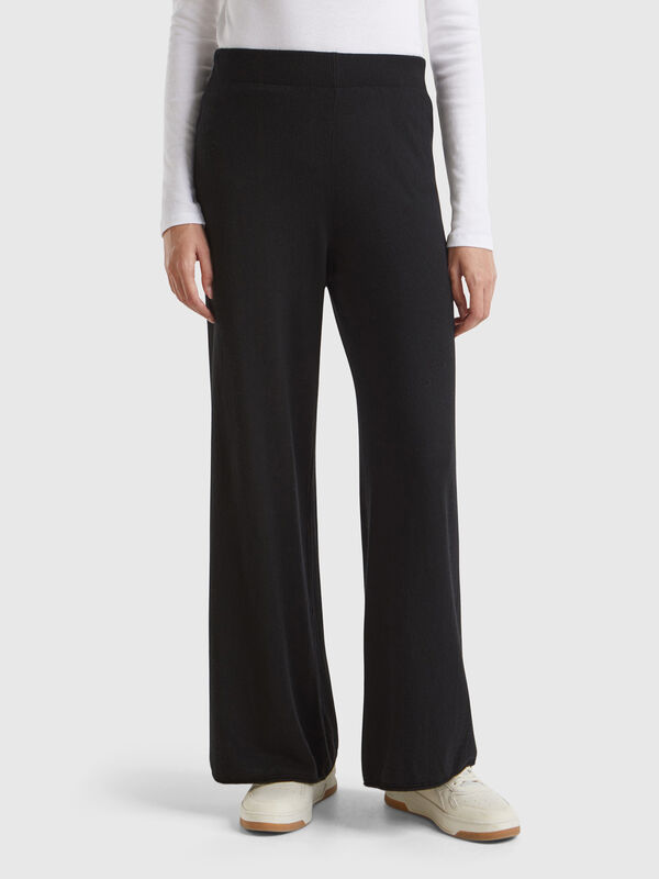 Black wide leg trousers in cashmere and wool blend Black wide leg trousers in cashmere and wool blend Women