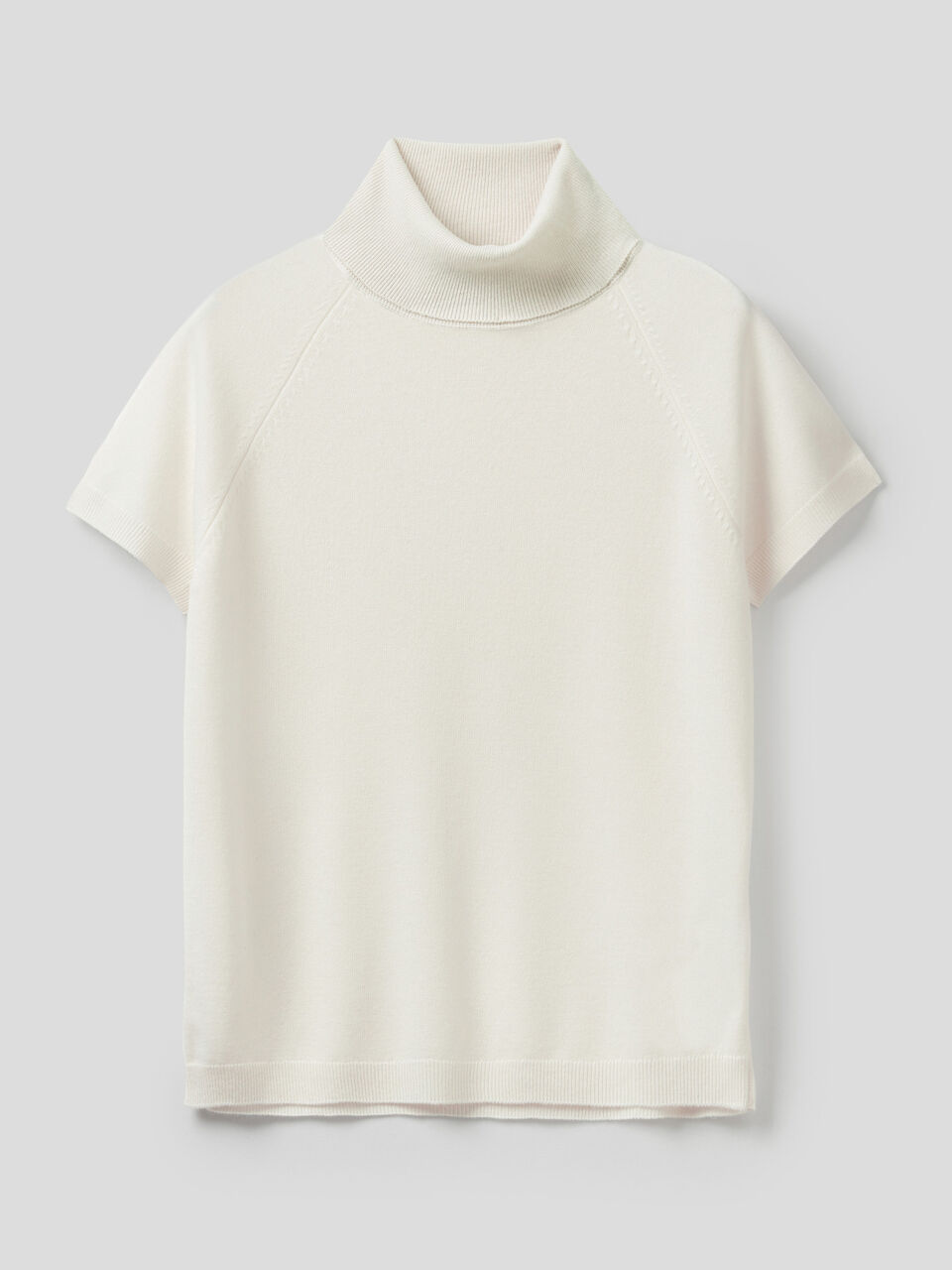 Short sleeve turtleneck image number 1