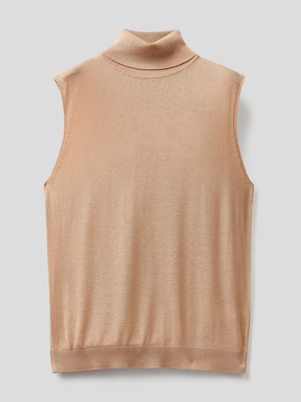 Sleeveless turtleneck in cashmere blend image number 1