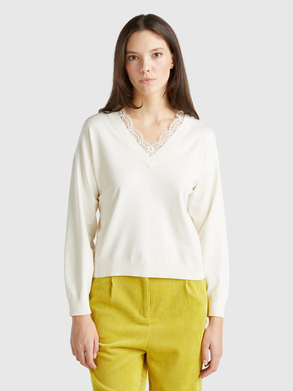 Flowy top with lace Women