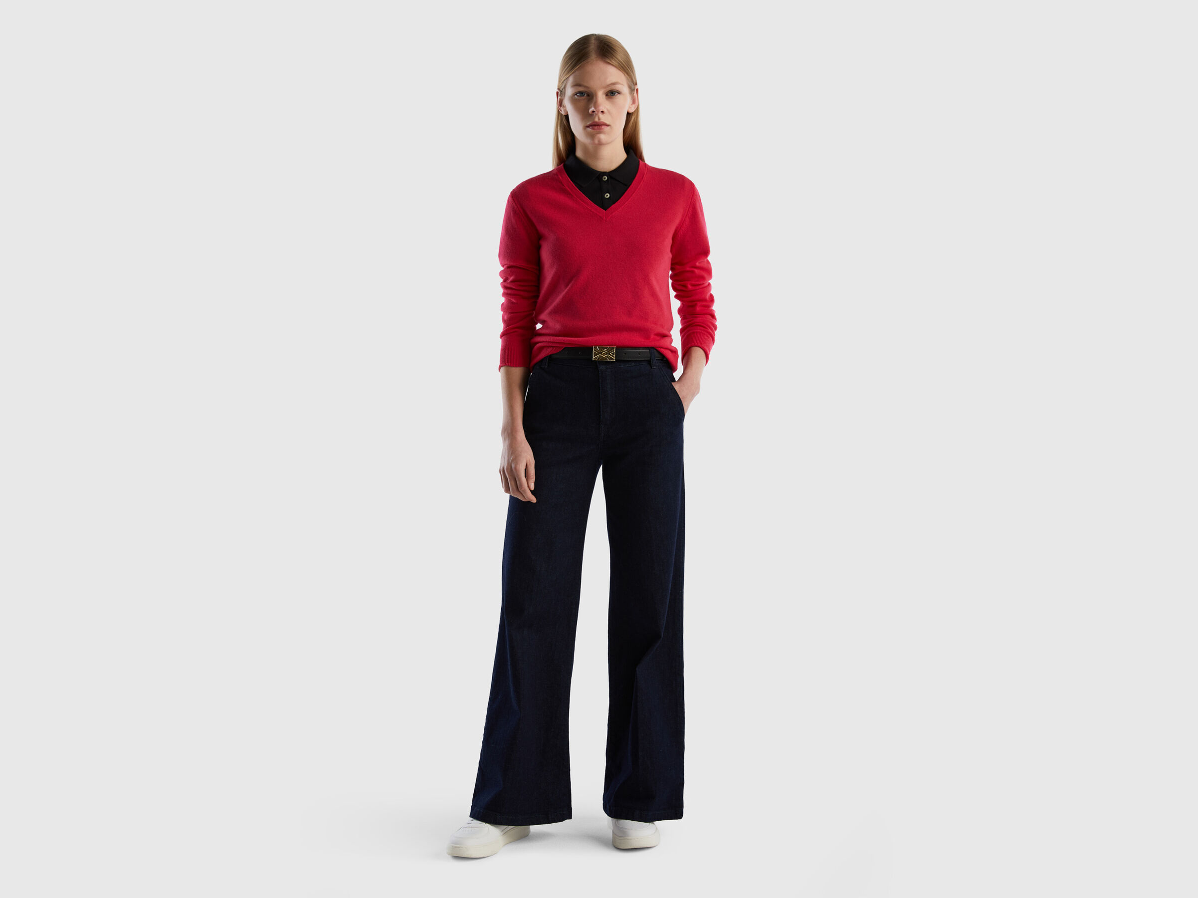 V-neck sweater in pure virgin wool image number 3
