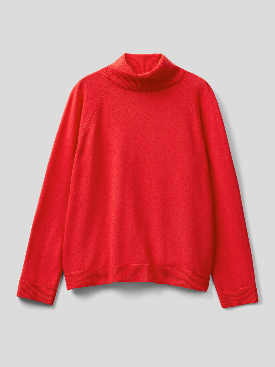 Turtleneck sweater in cashmere and wool blend image number 1