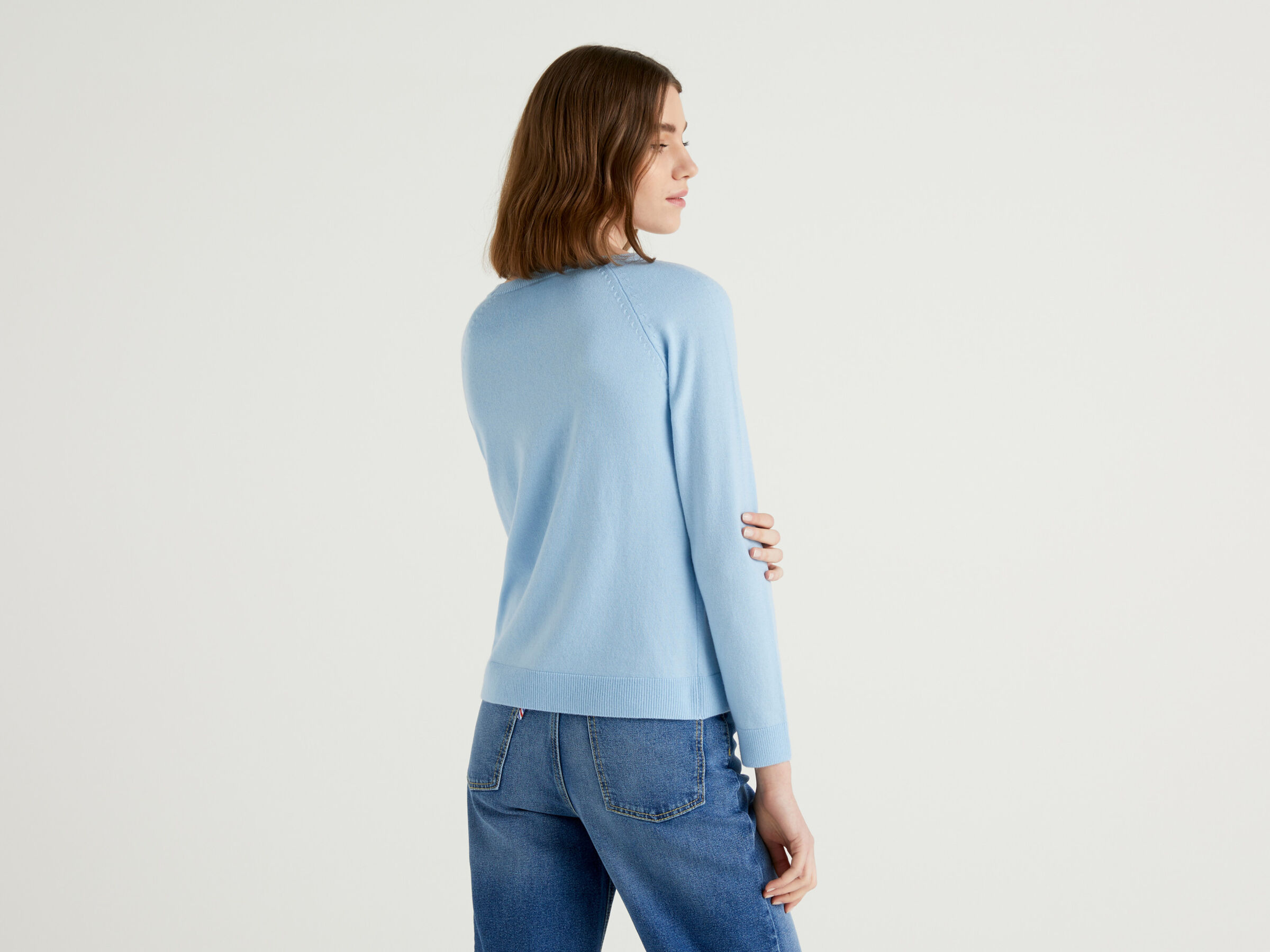 Crew neck sweater in wool and cashmere image number 2