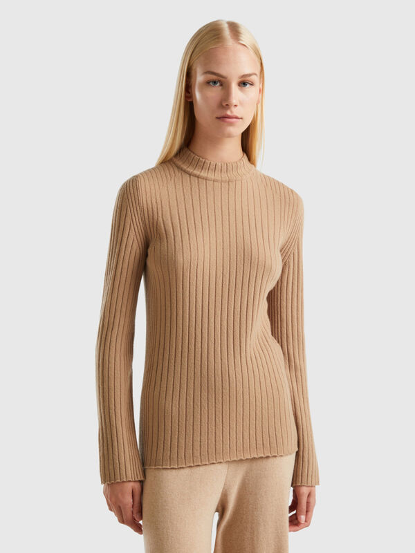 Turtleneck sweater with slits Women
