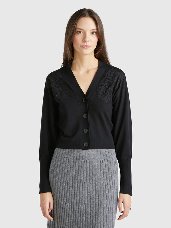Flowy cardigan with lace Women