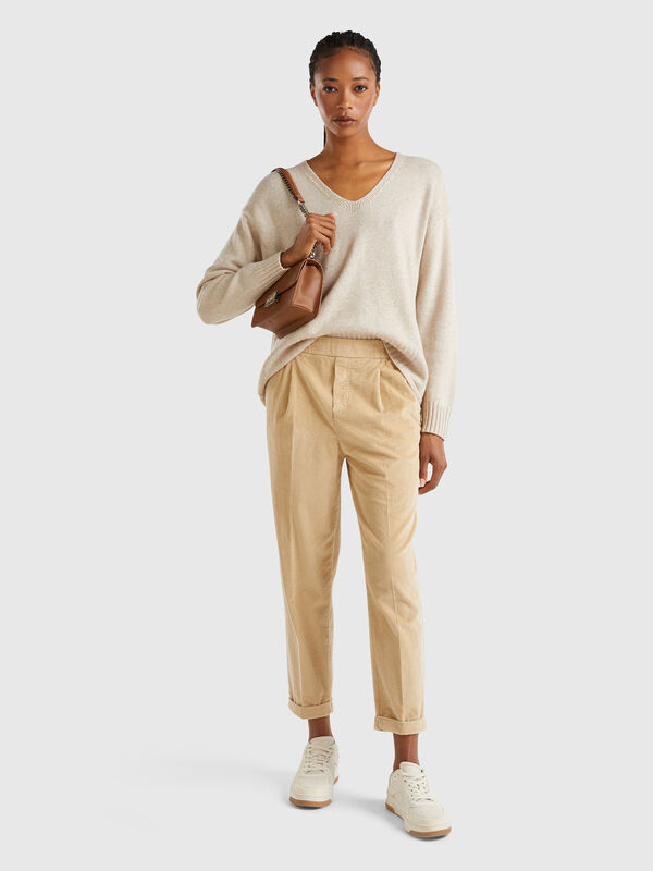 Chinos in velvet with stretch waist Women