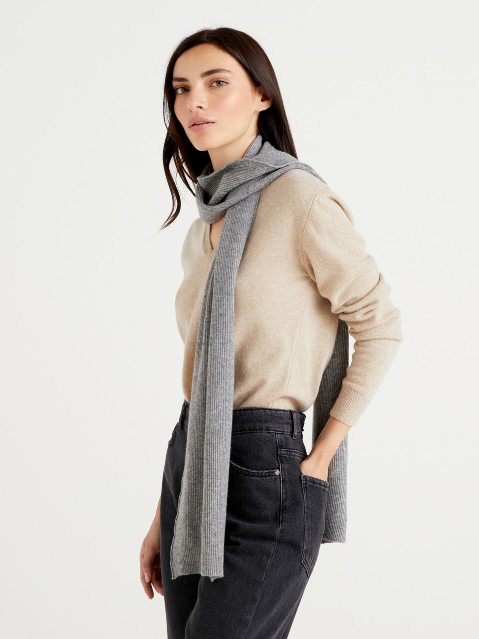 Scarf in wool and cashmere blend image number 2