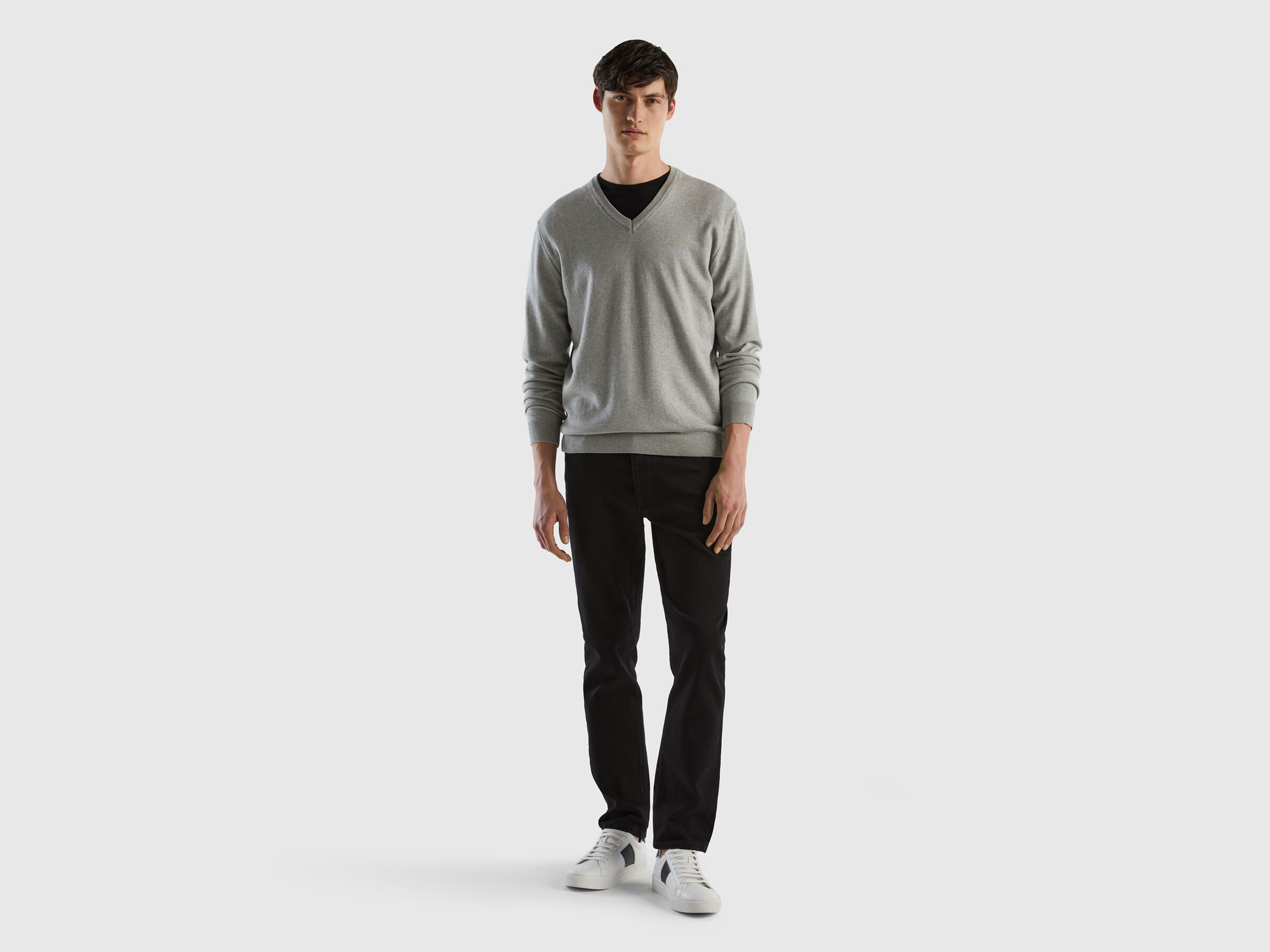 V-neck sweater in pure cotton image number 3