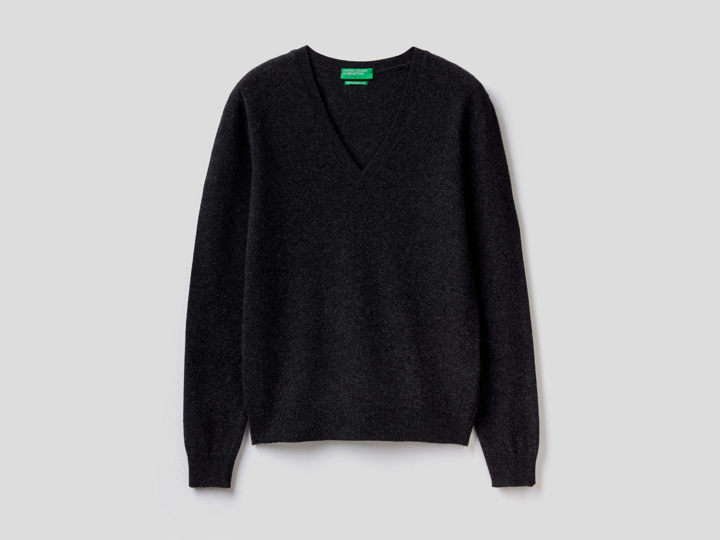 V-neck sweater in pure virgin wool image number 5