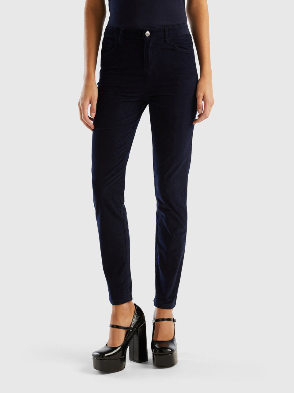 j-brand-buy-online-maria-velvet-skinny-trousers-00000113879f00s015.jpg