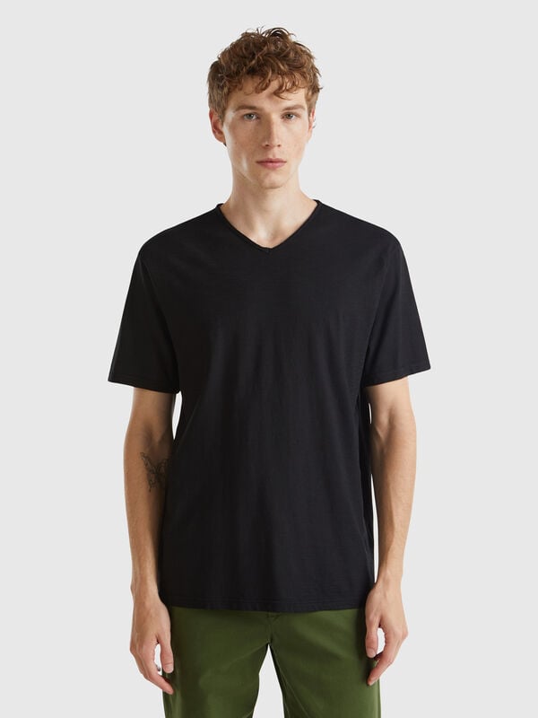 100% cotton t-shirt with V-neck Men