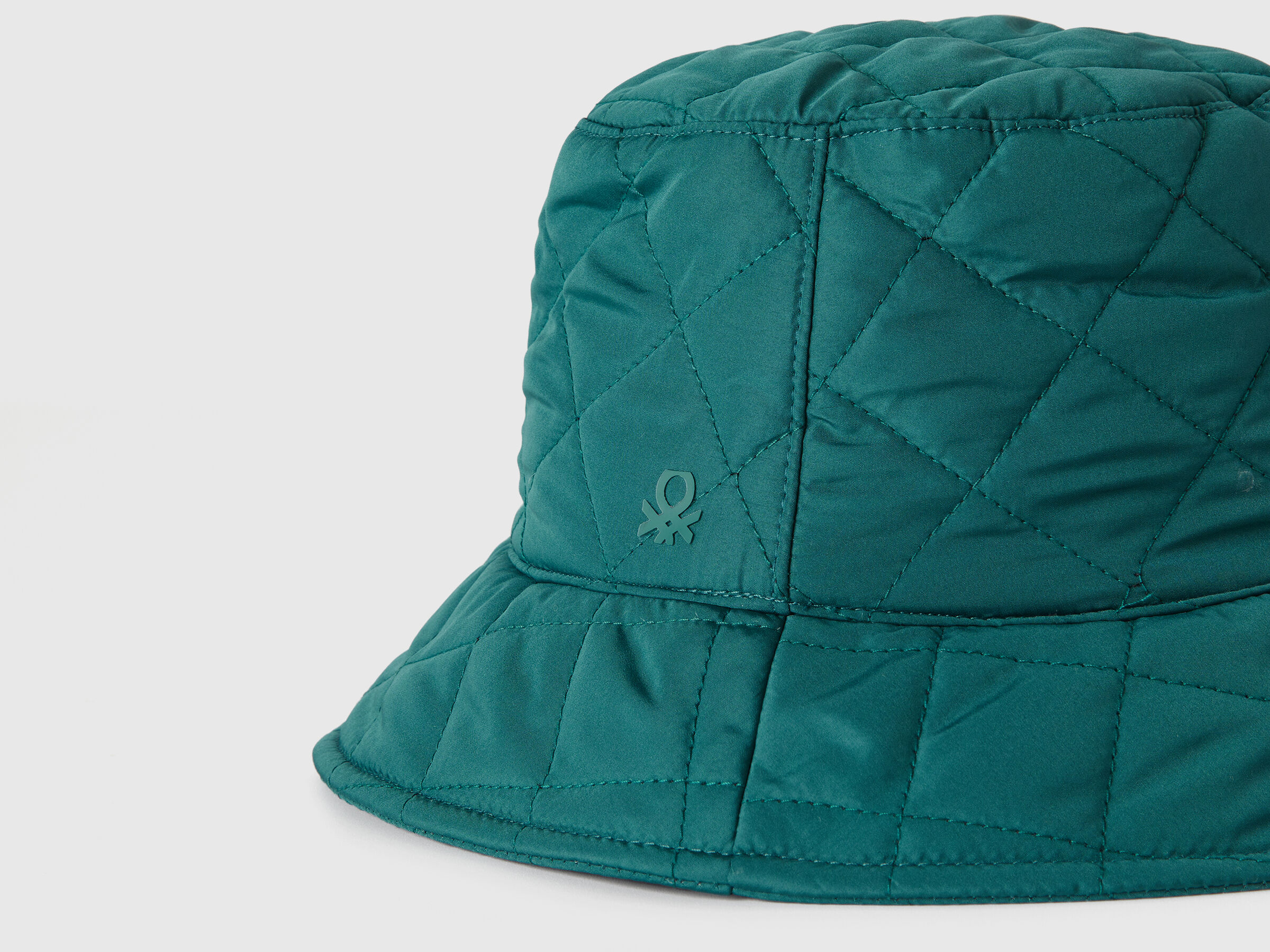 HAT Women image number 2