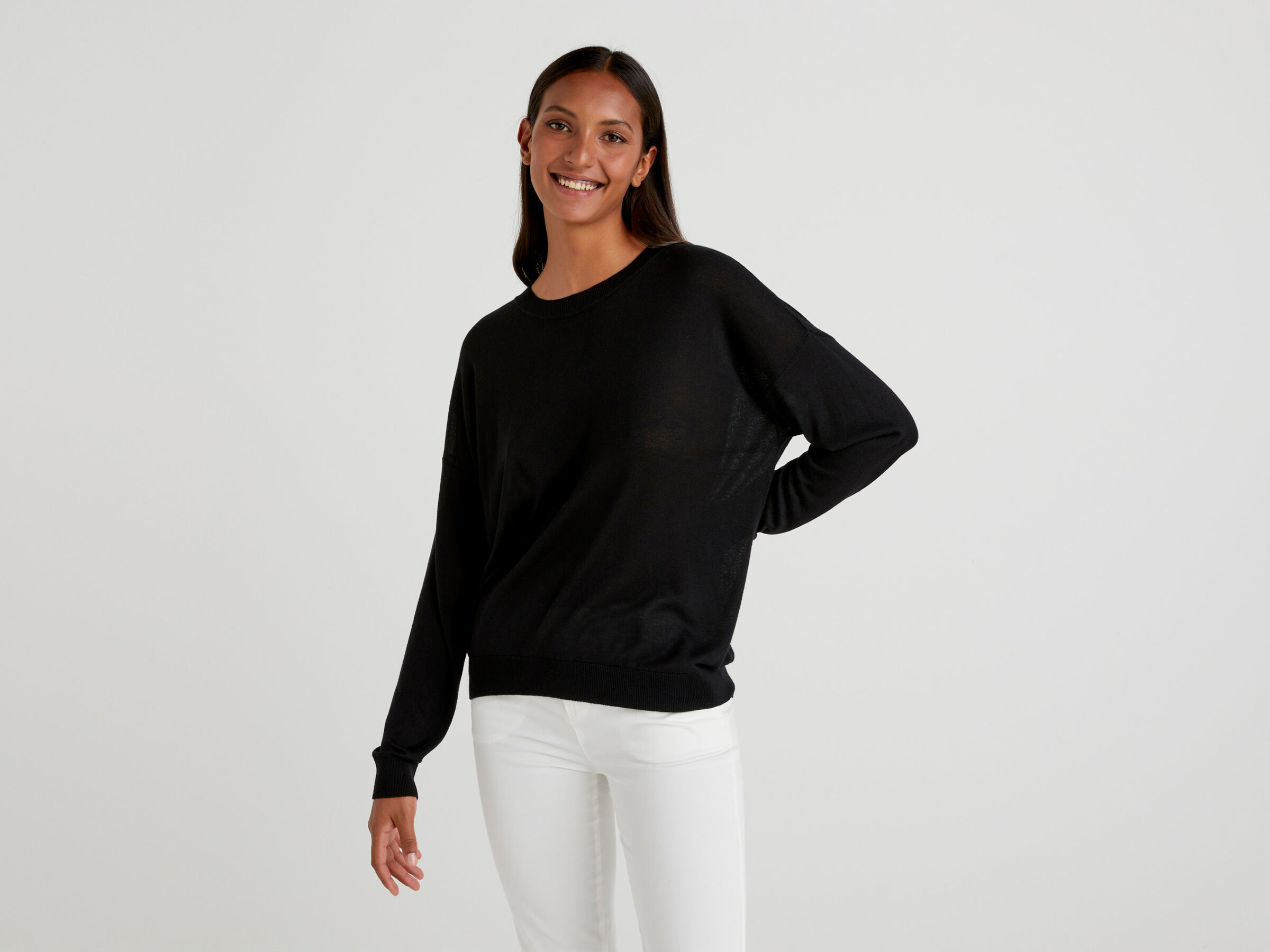 Relaxed boxy fit sweater image number 3