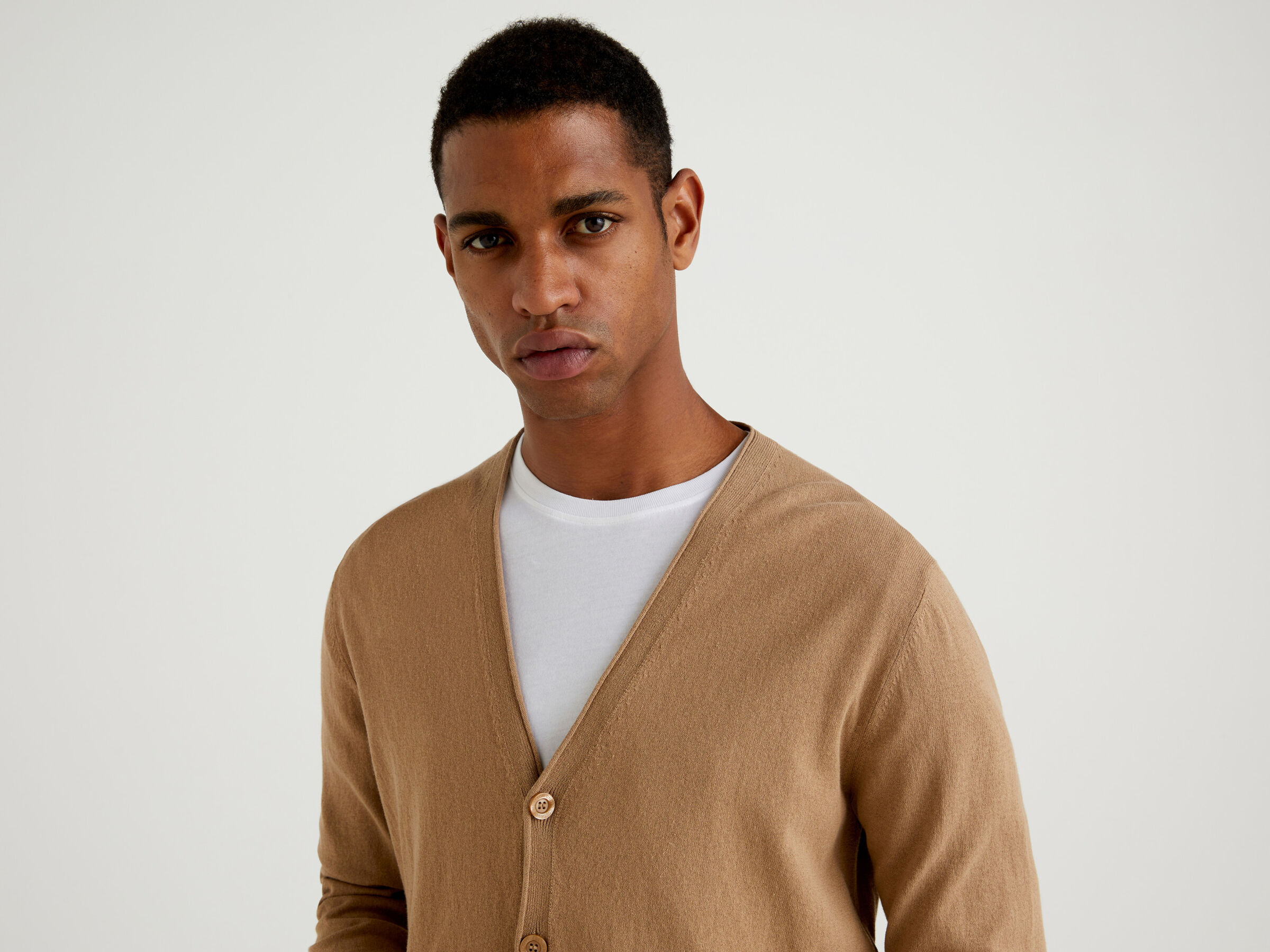 Cotton cardigan with V-neck image number 3
