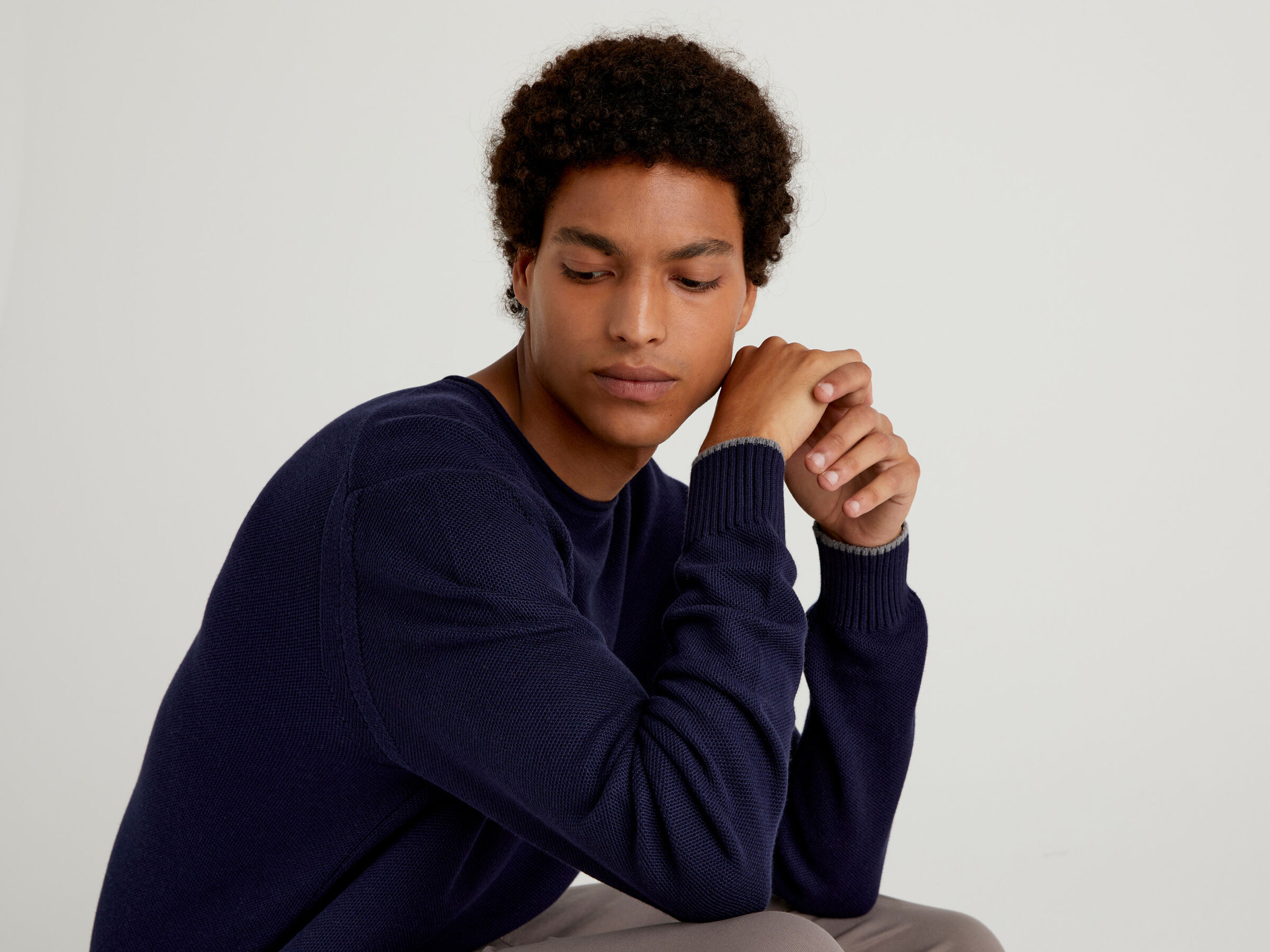 Crew neck sweater in cotton blend image number 3