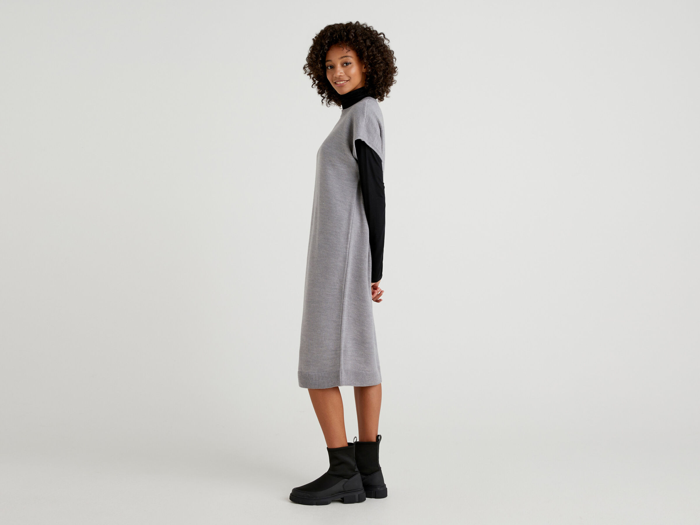 Midi dress in wool blend image number 3