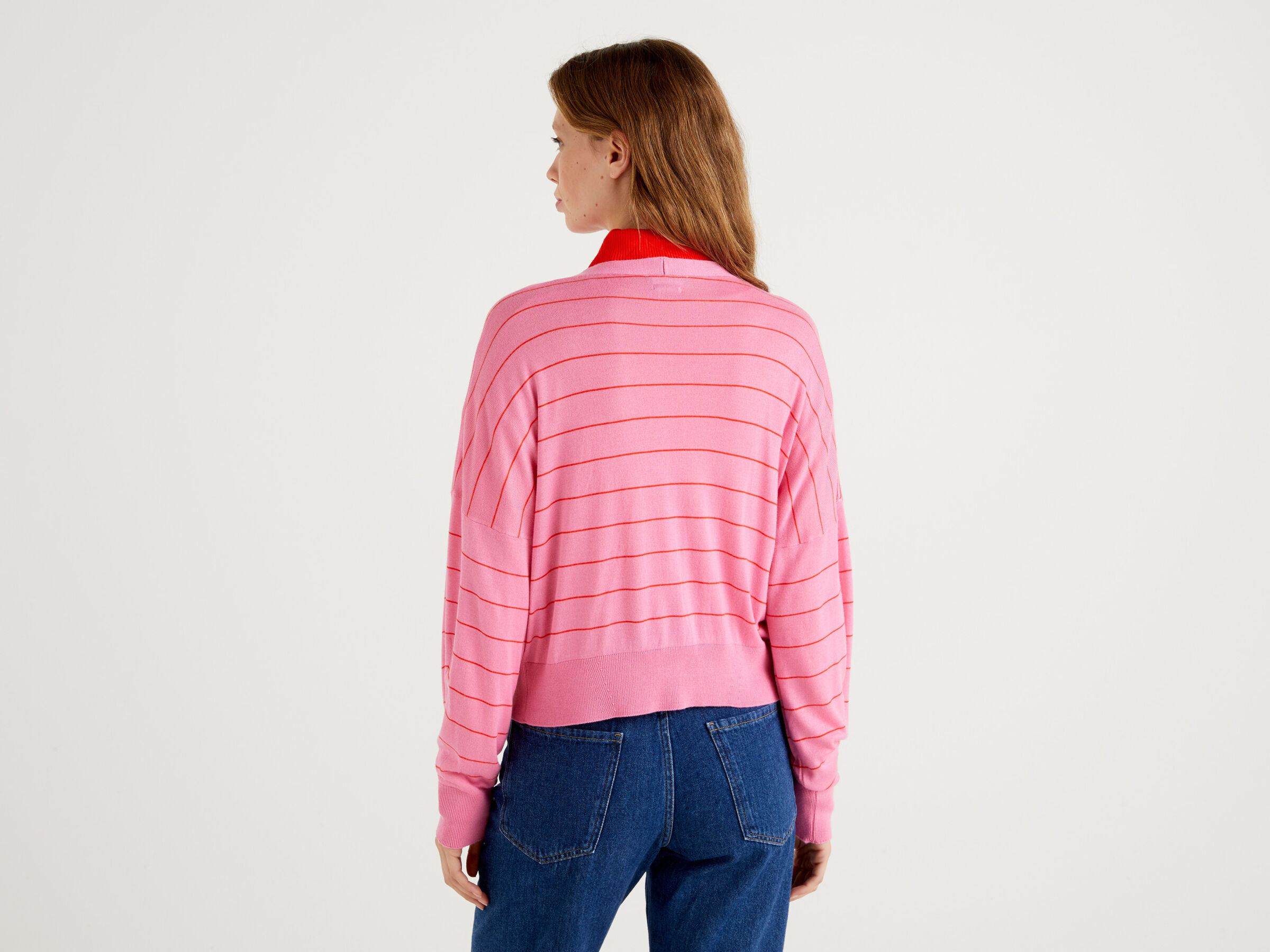 V-neck cardigan in cashmere blend image number 2