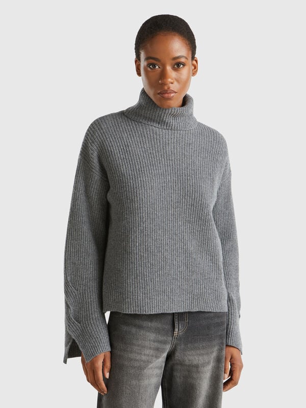 Turtleneck with wide collar Women