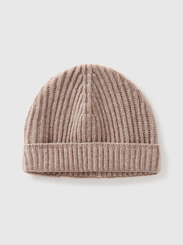 Hat in pure virgin wool Men