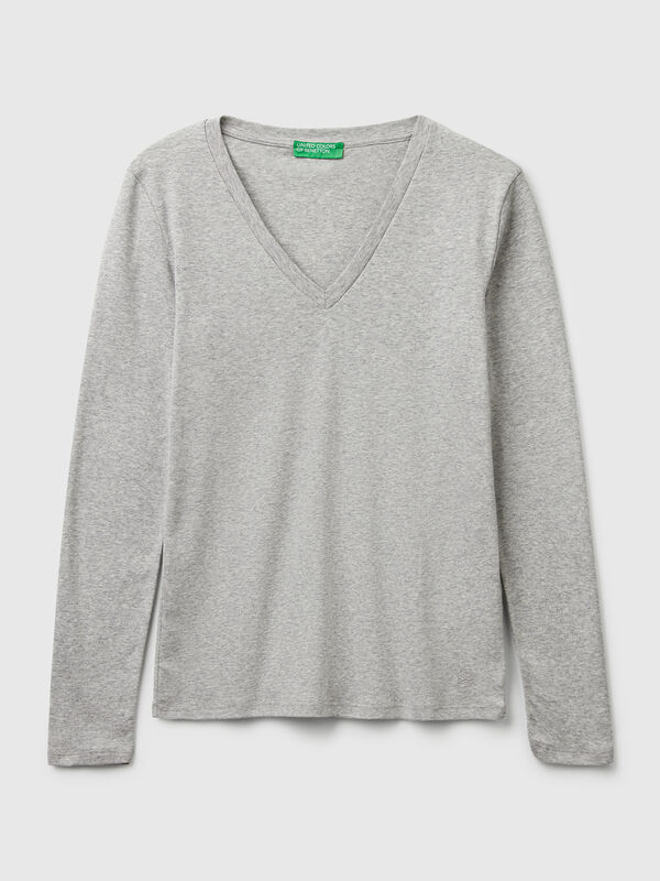 Gray melange t-shirt with V-neck Gray melange t-shirt with V-neck Women