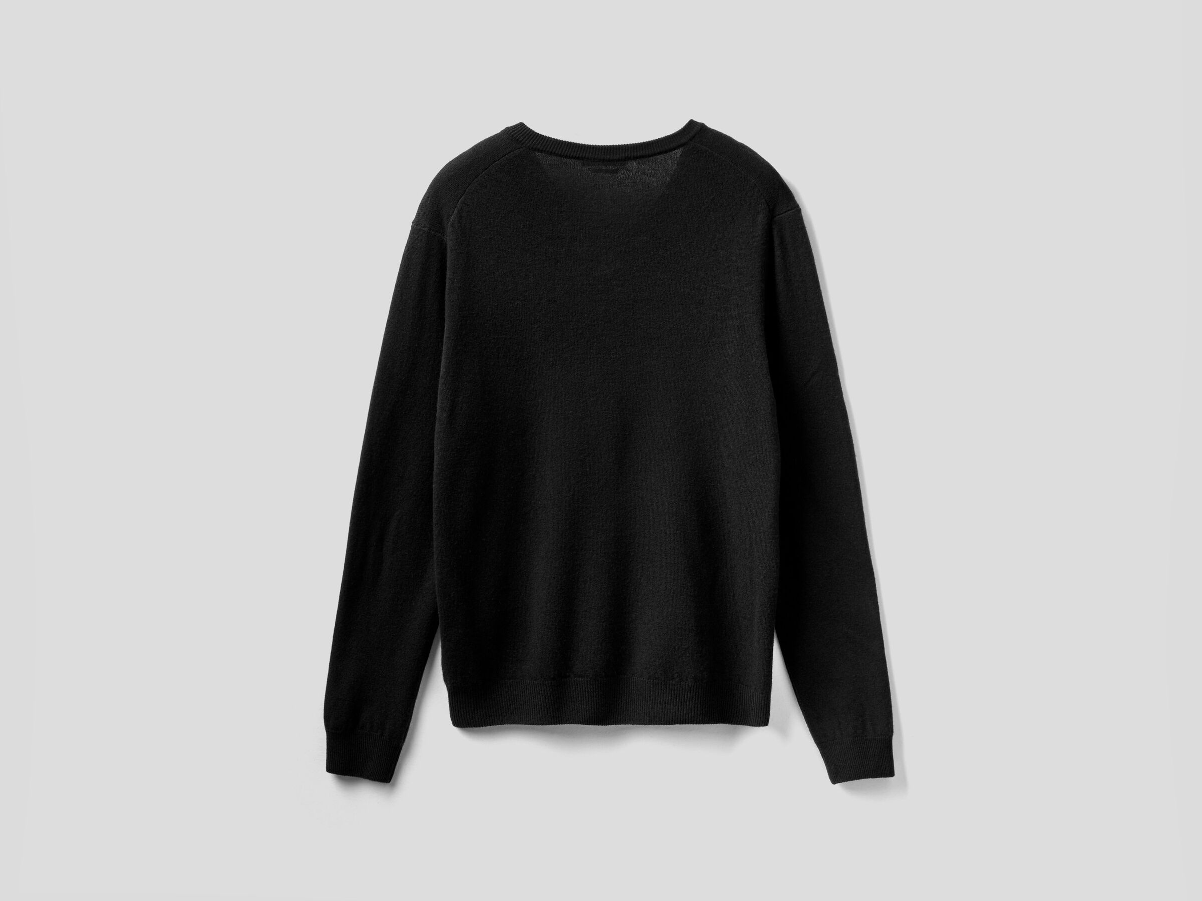 V-neck sweater in pure virgin wool image number 6
