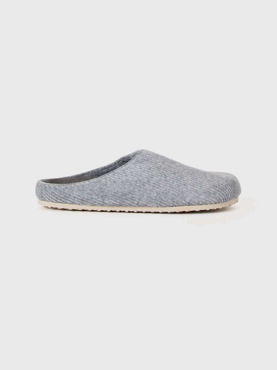 SLIPPERS image number 1