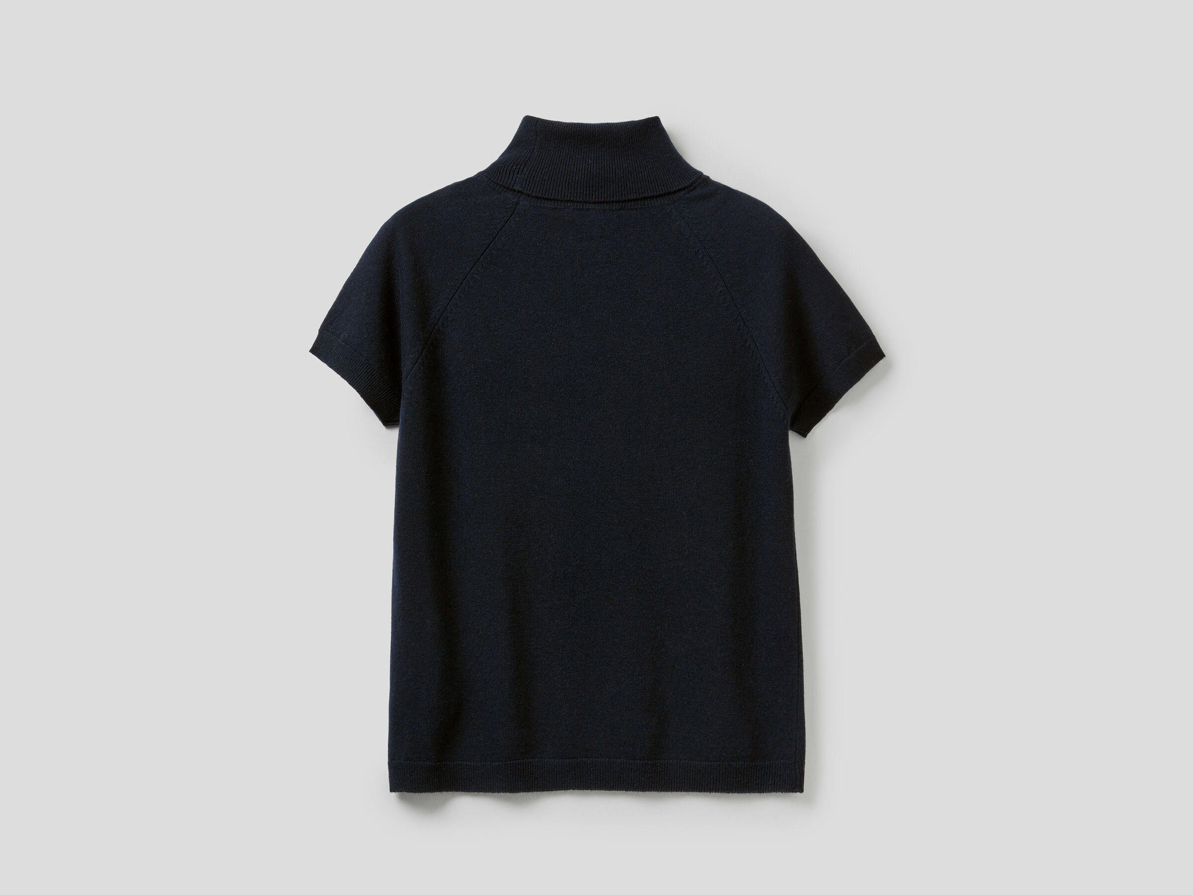 Short sleeve turtleneck image number 6