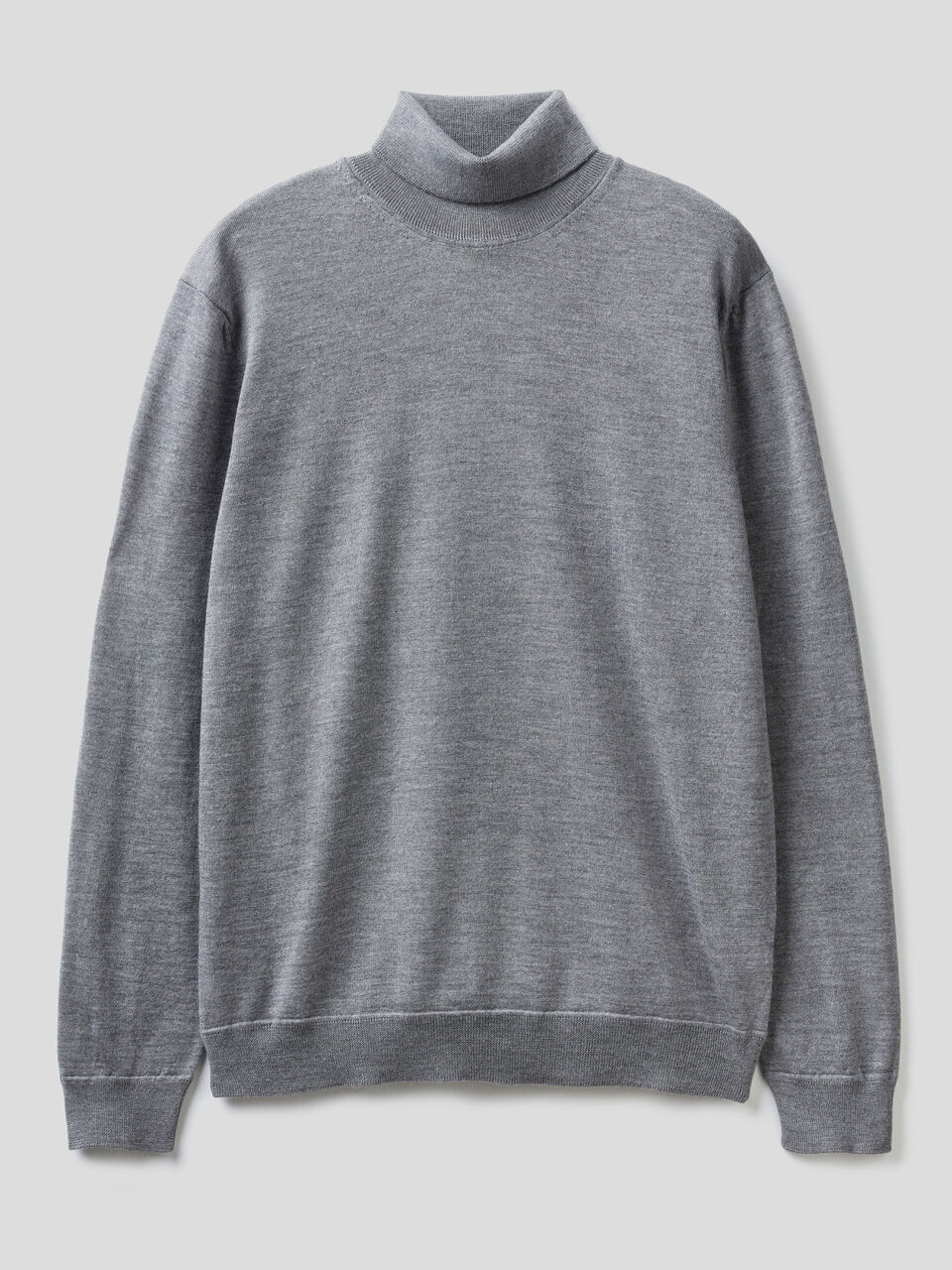 Turtleneck in pure virgin wool image number 1