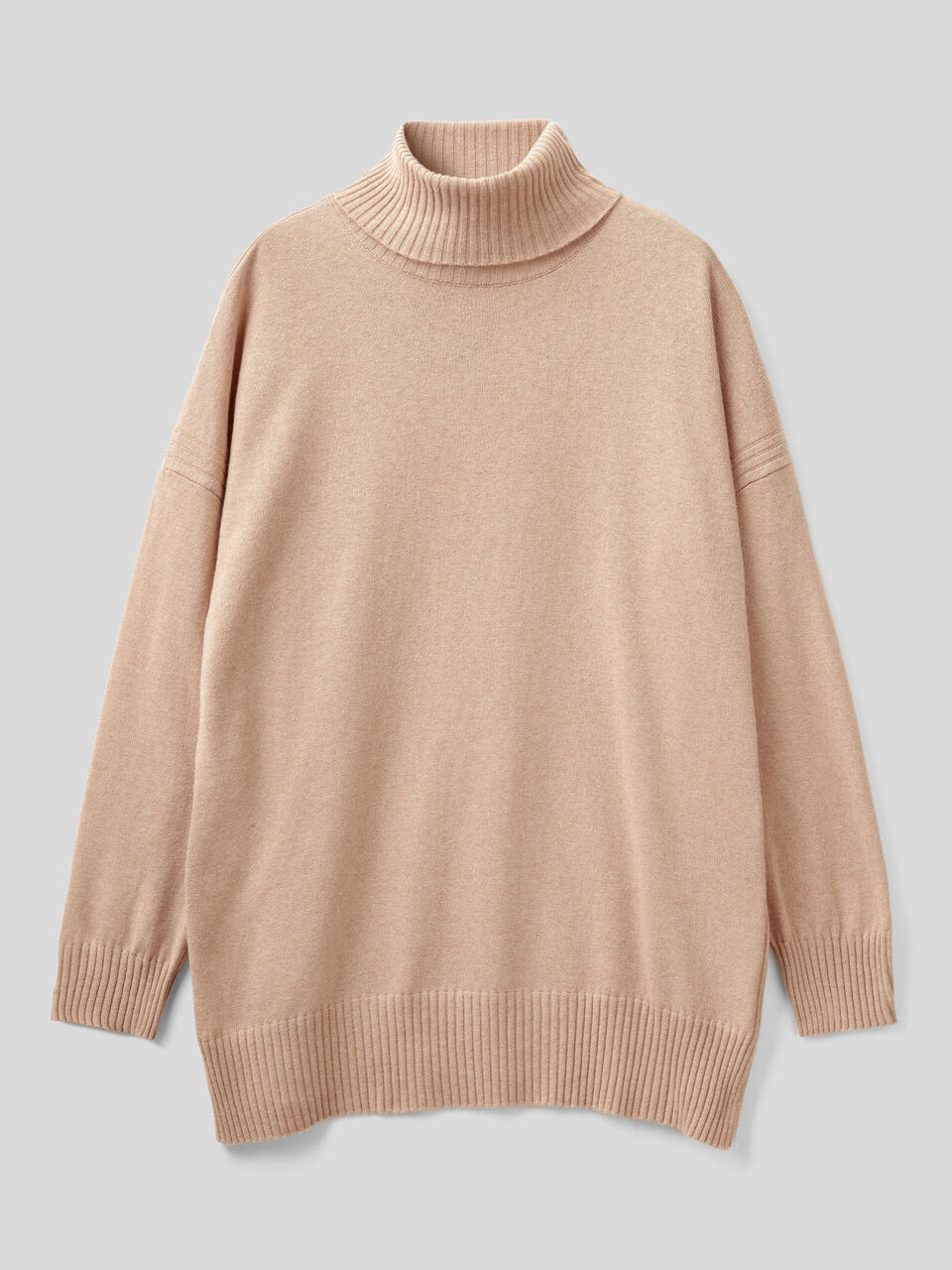 Oversized fit turtleneck in cashmere blend image number 1