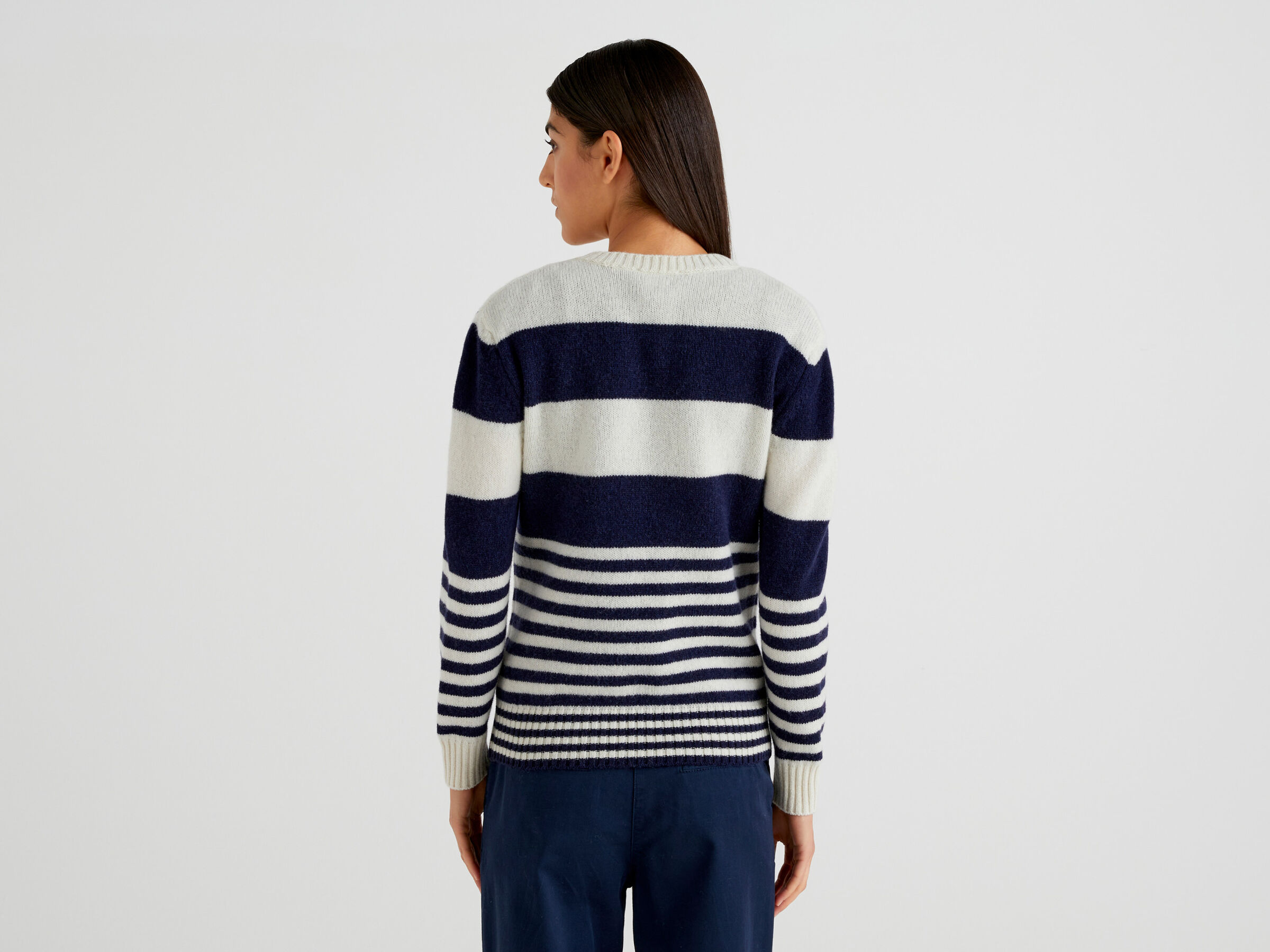 Sweater in pure Shetland wool image number 2