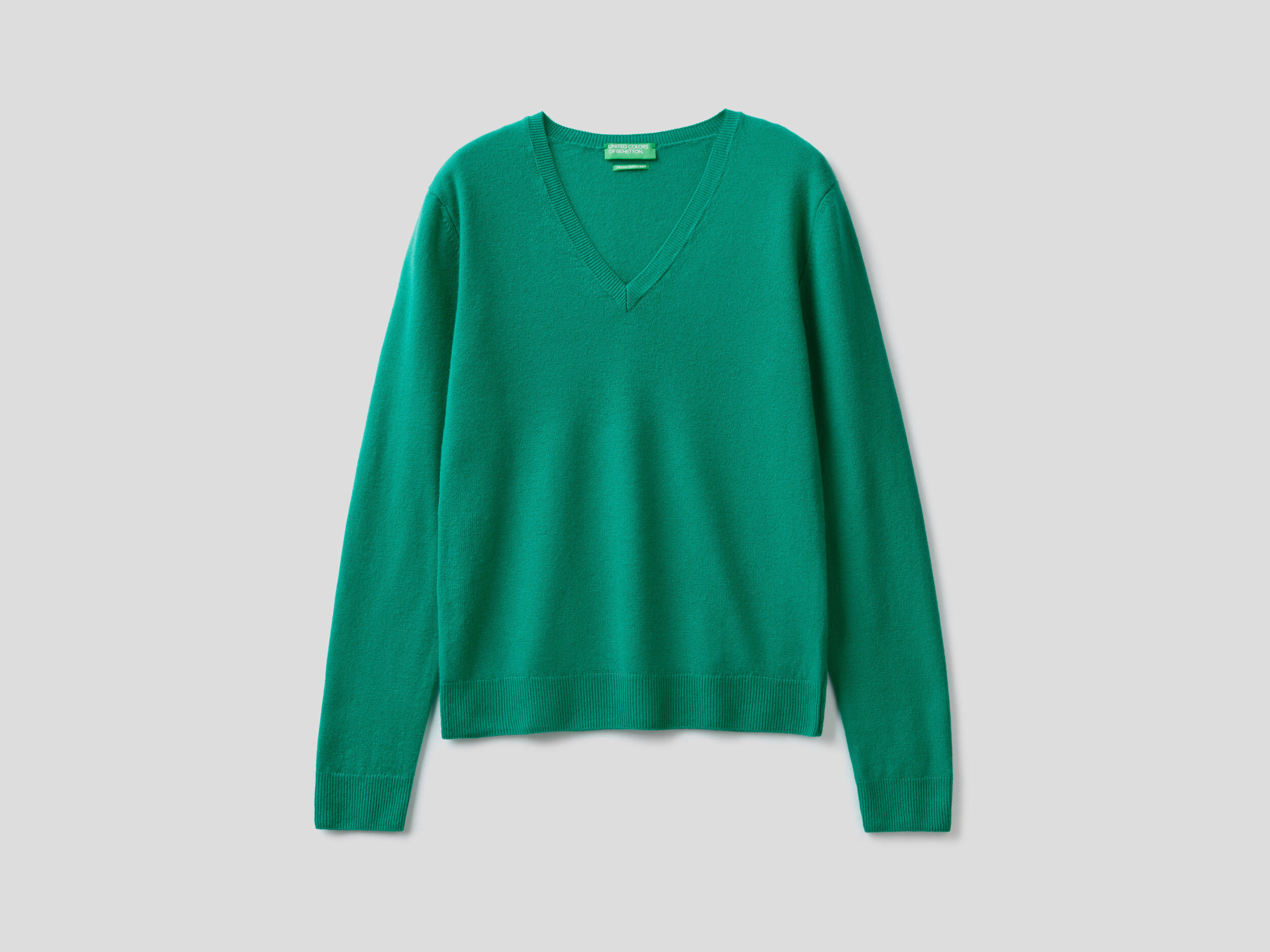 Green sweater v neck discount