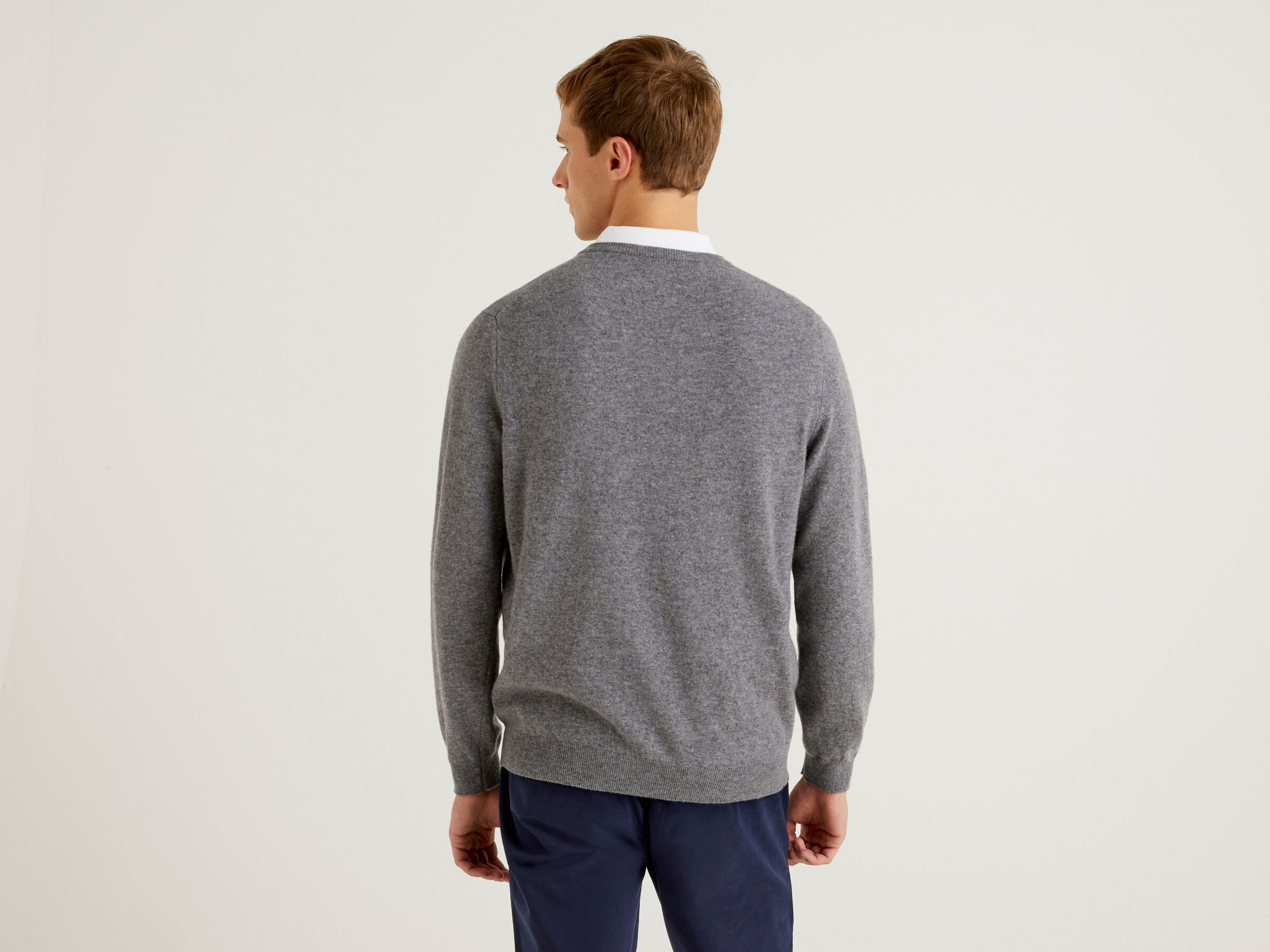 V-neck sweater in pure virgin wool image number 2