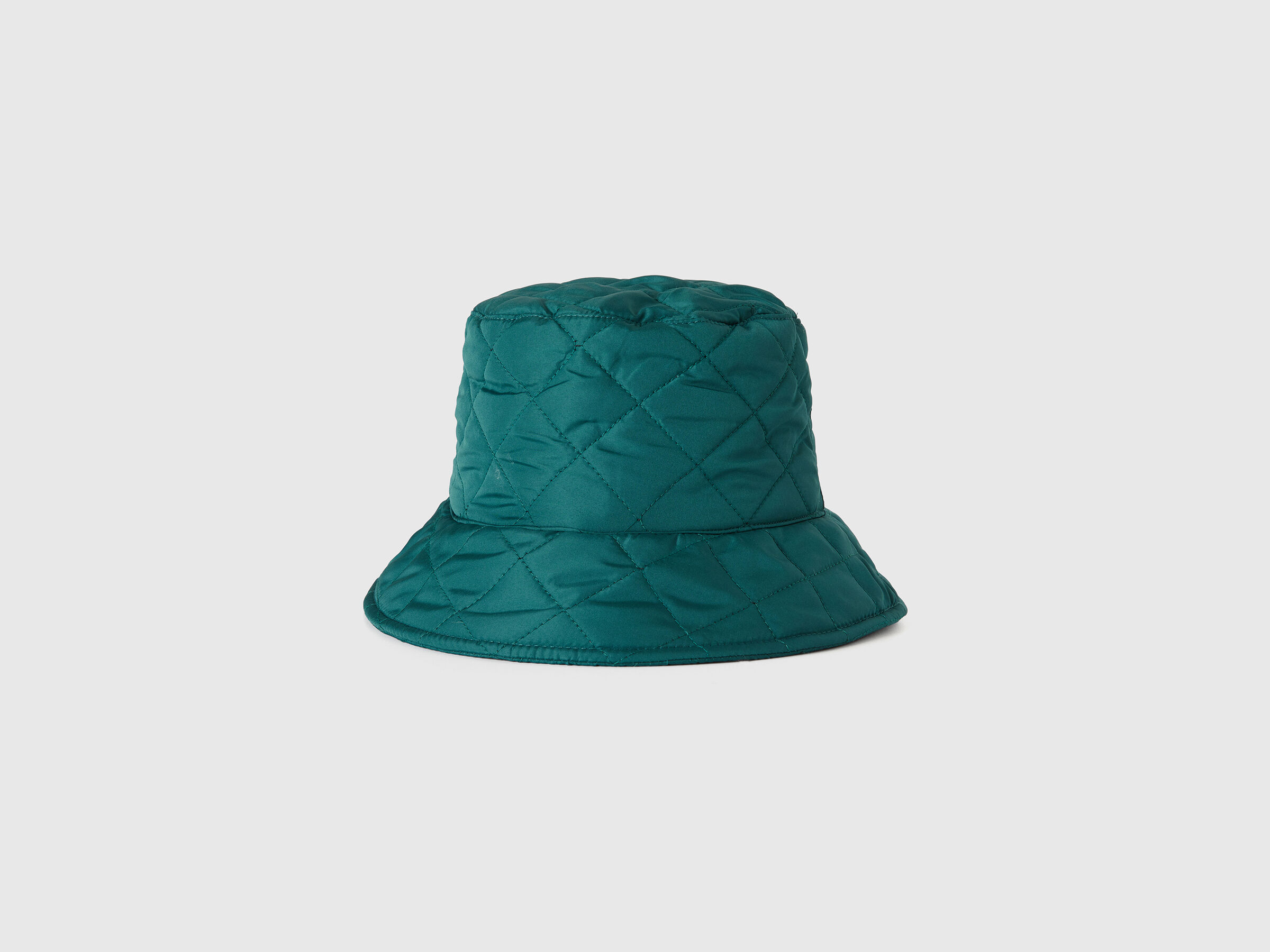 HAT Women image number 1