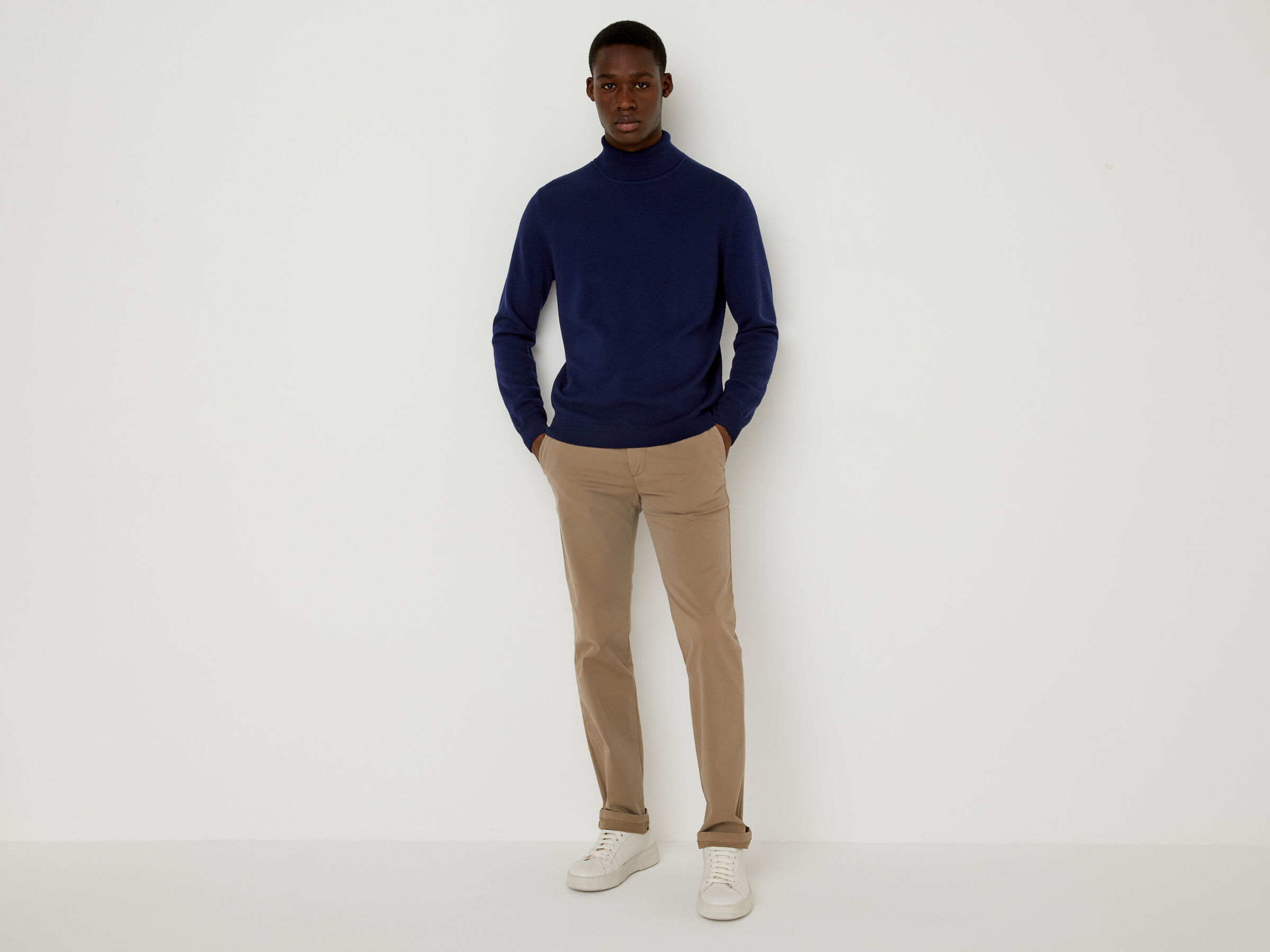 Turtleneck in pure virgin wool image number 3