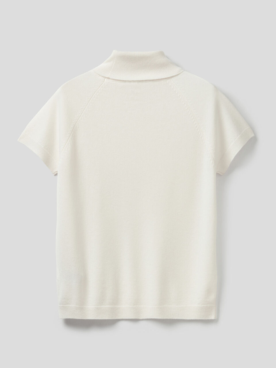 Short sleeve turtleneck image number 2