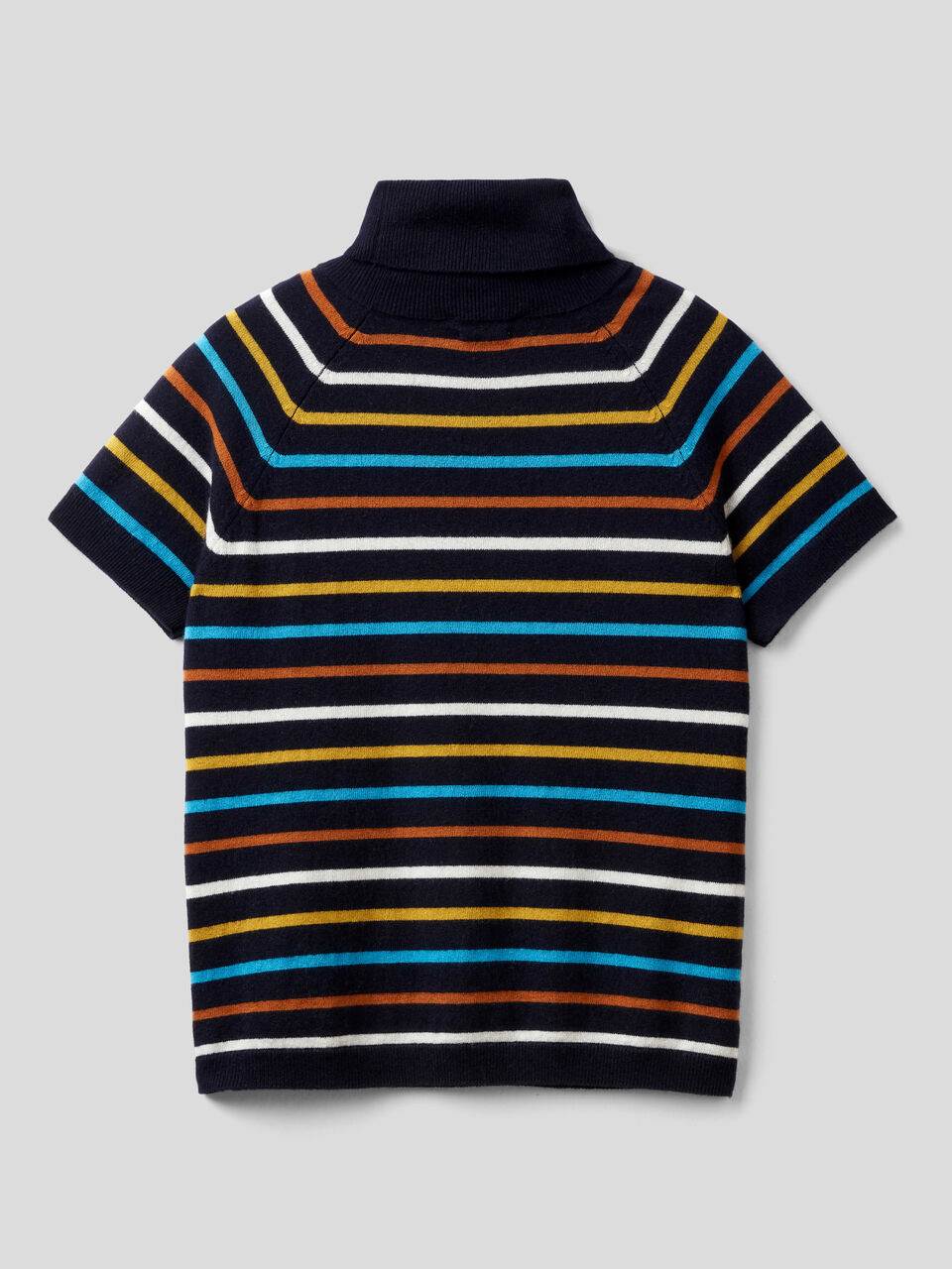Short sleeve turtleneck image number 2