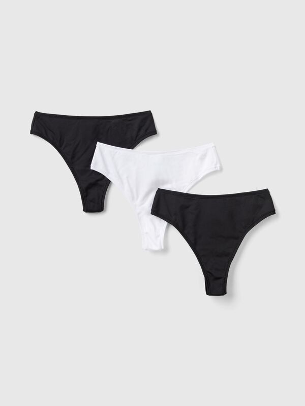 Three sports briefs in recycled fabric Women