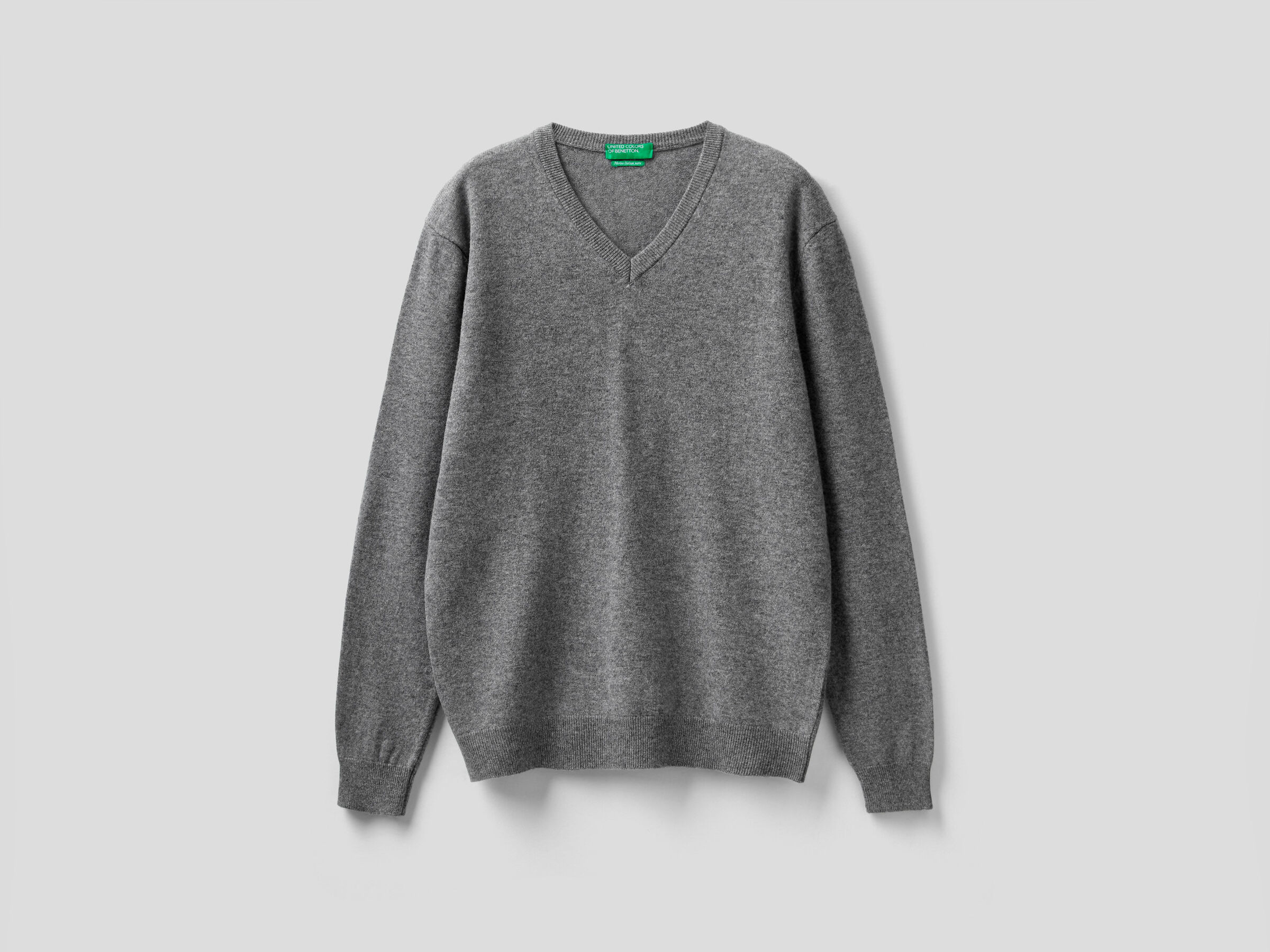V-neck sweater in pure virgin wool image number 5
