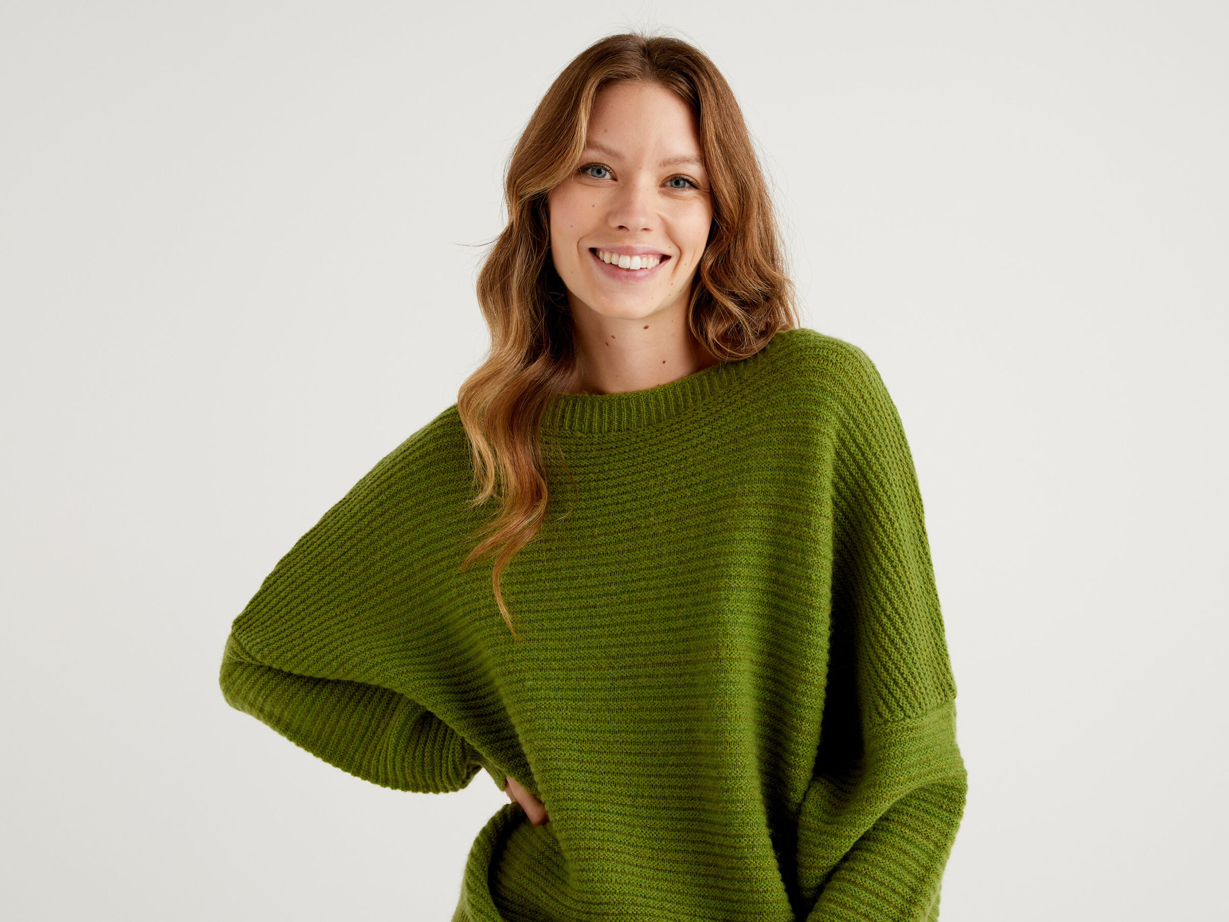 Boxy fit sweater in wool blend image number 3