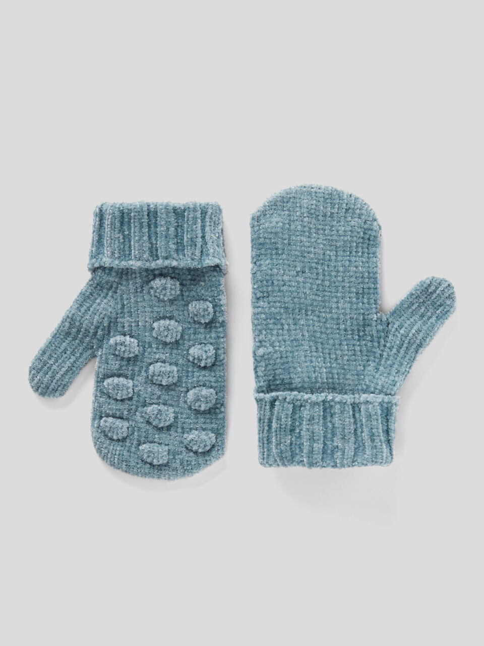 Gloves in chenille image number 1