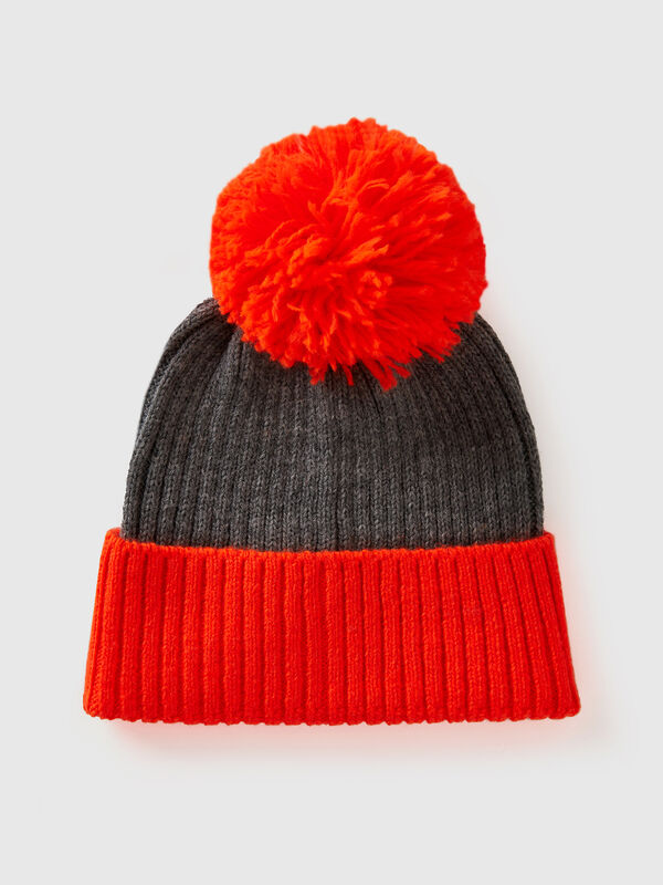 Hat with neon orange details Women